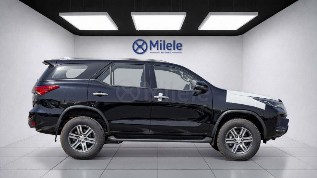 (LHD) TOYOTA FORTUNER 2.7P AT 4X4 MY2026 – BLACK