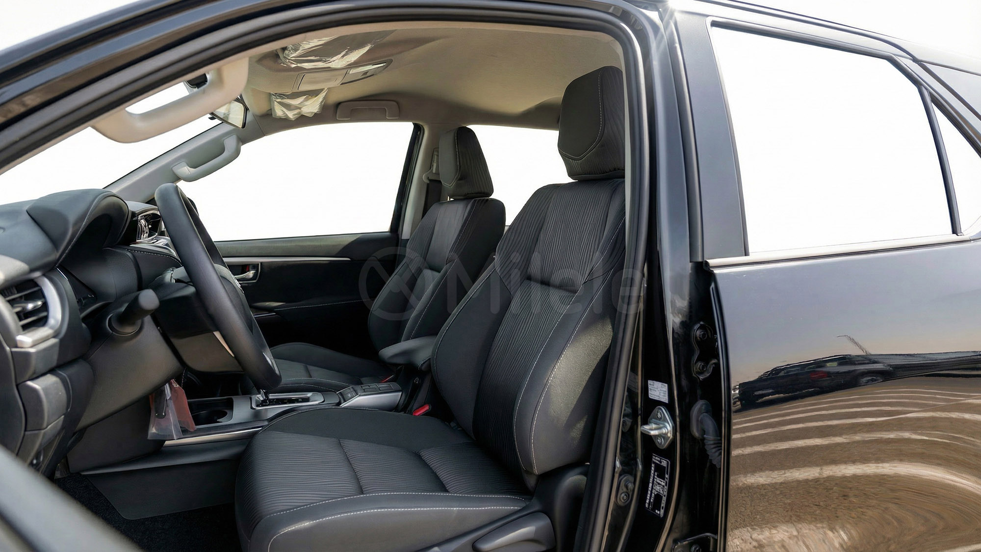 
								(LHD) TOYOTA FORTUNER 2.7P AT 4X4 MY2026 – BLACK full									