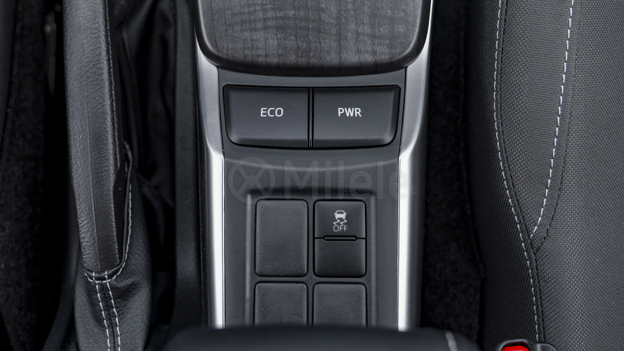 
								(LHD) TOYOTA FORTUNER 2.7P AT 4X4 MY2026 – BLACK full									