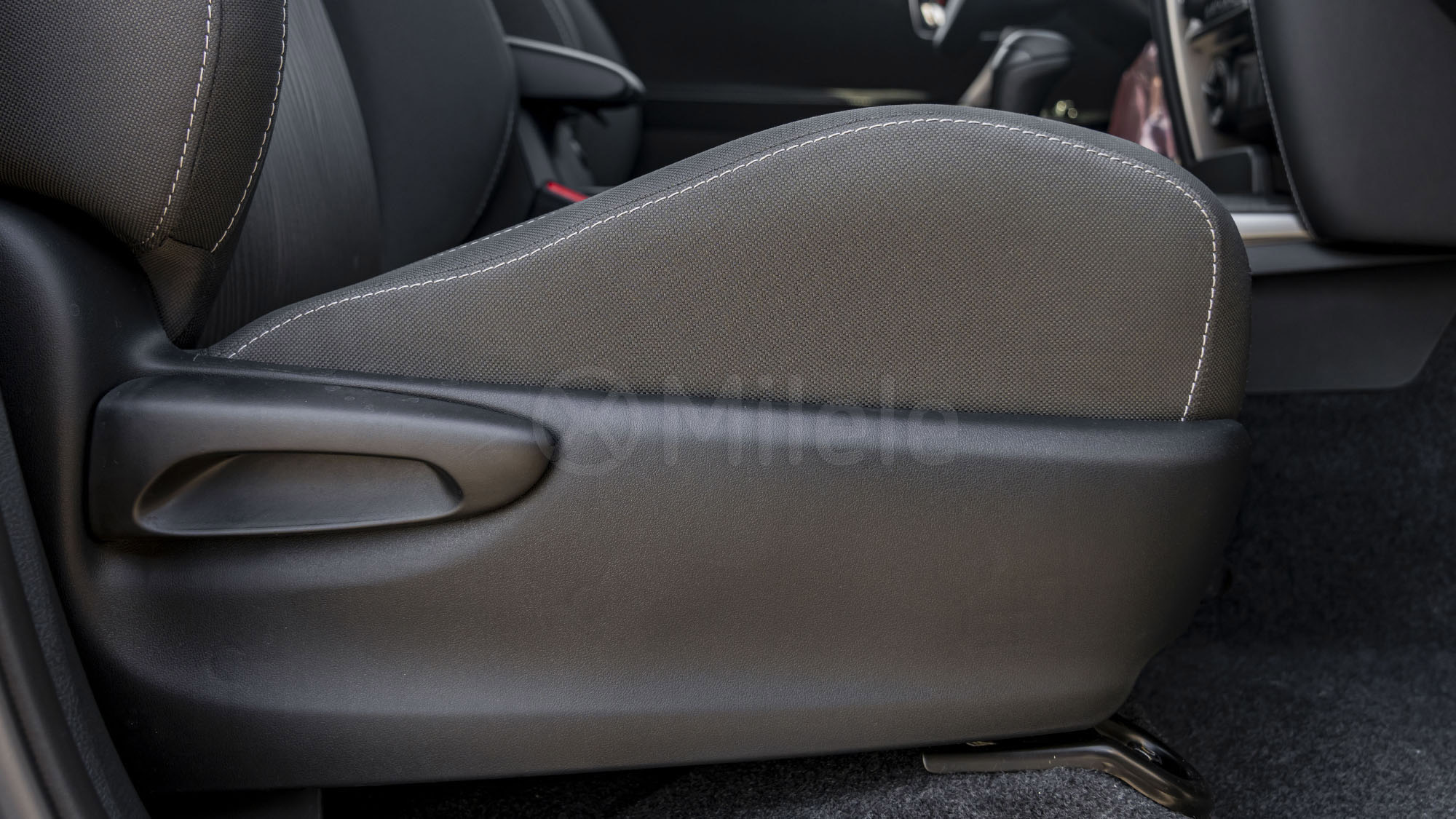 
								(LHD) TOYOTA FORTUNER 2.7P AT 4X4 MY2026 – ATTITUDE BLACK full									