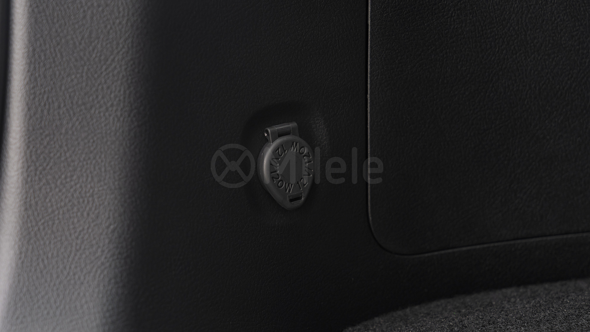 
(LHD) TOYOTA FORTUNER 2.7P AT 4X4 MY2025 – BLACK full									