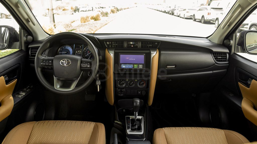(LHD) TOYOTA FORTUNER 2.7P AT 4X4 MY2025 – BLACK