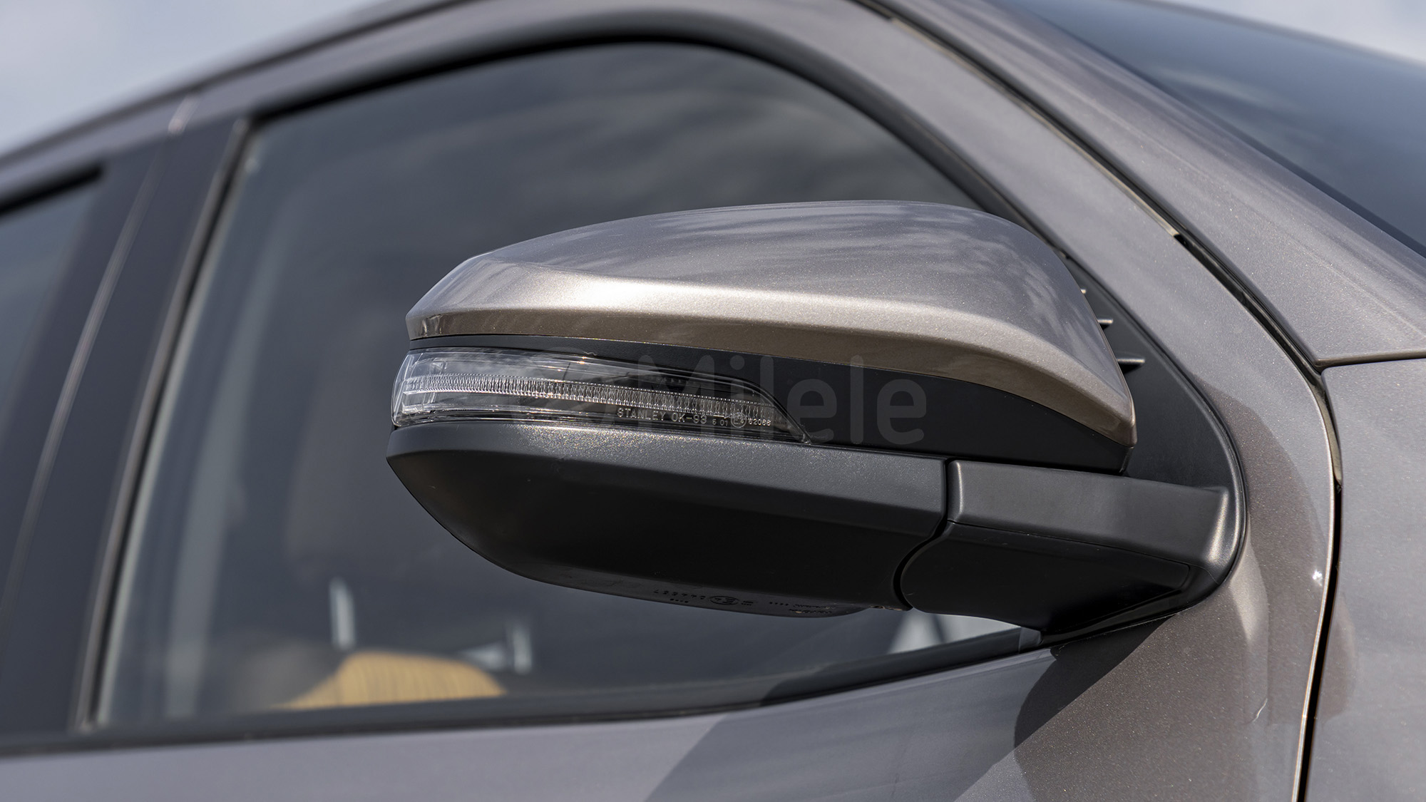 
(LHD) TOYOTA FORTUNER 2.7P AT 4X4 MY2025 – BRONZE full									
