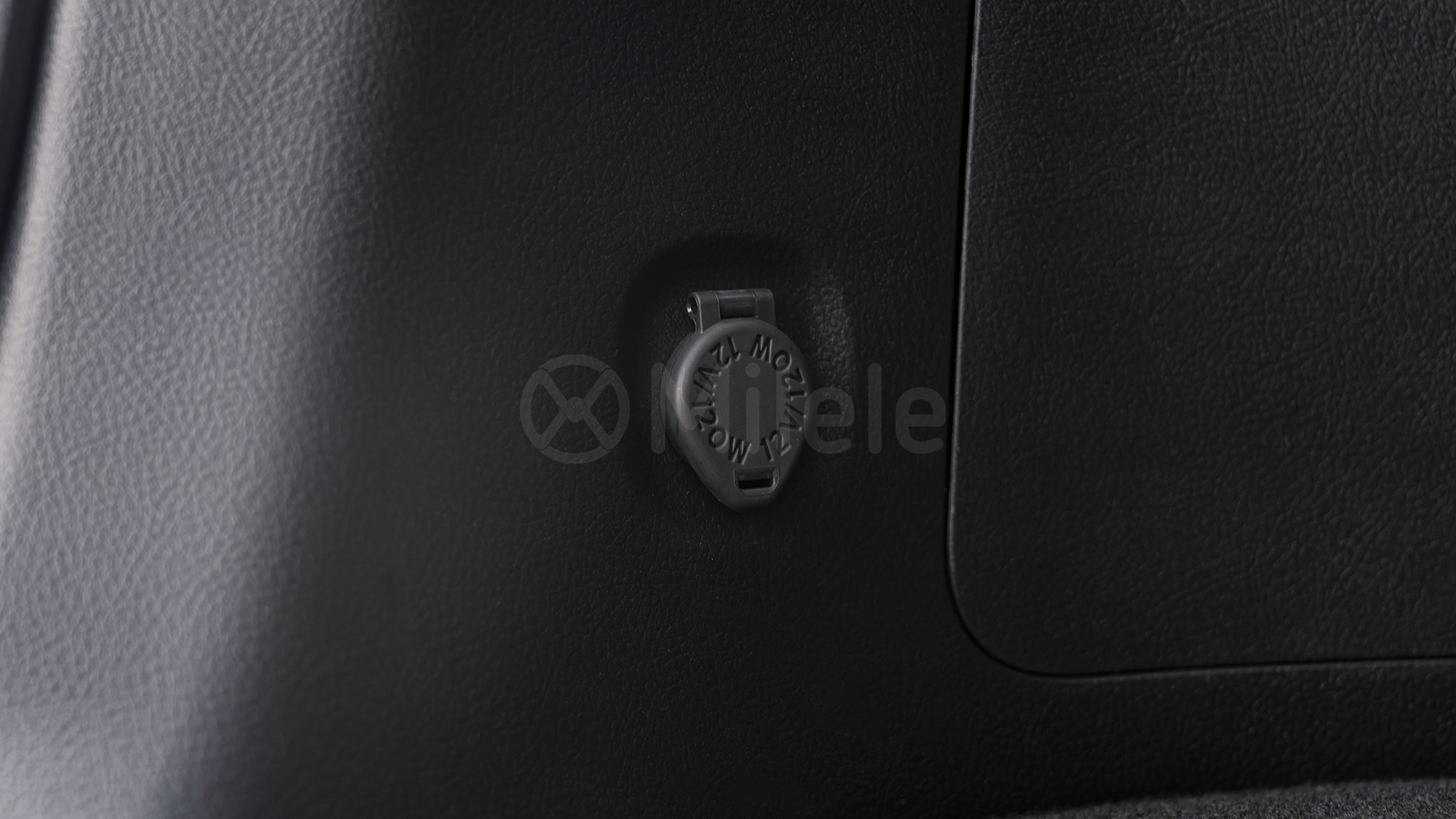 
(LHD) TOYOTA FORTUNER 2.7P AT 4X4 MY2025 – BRONZE full									