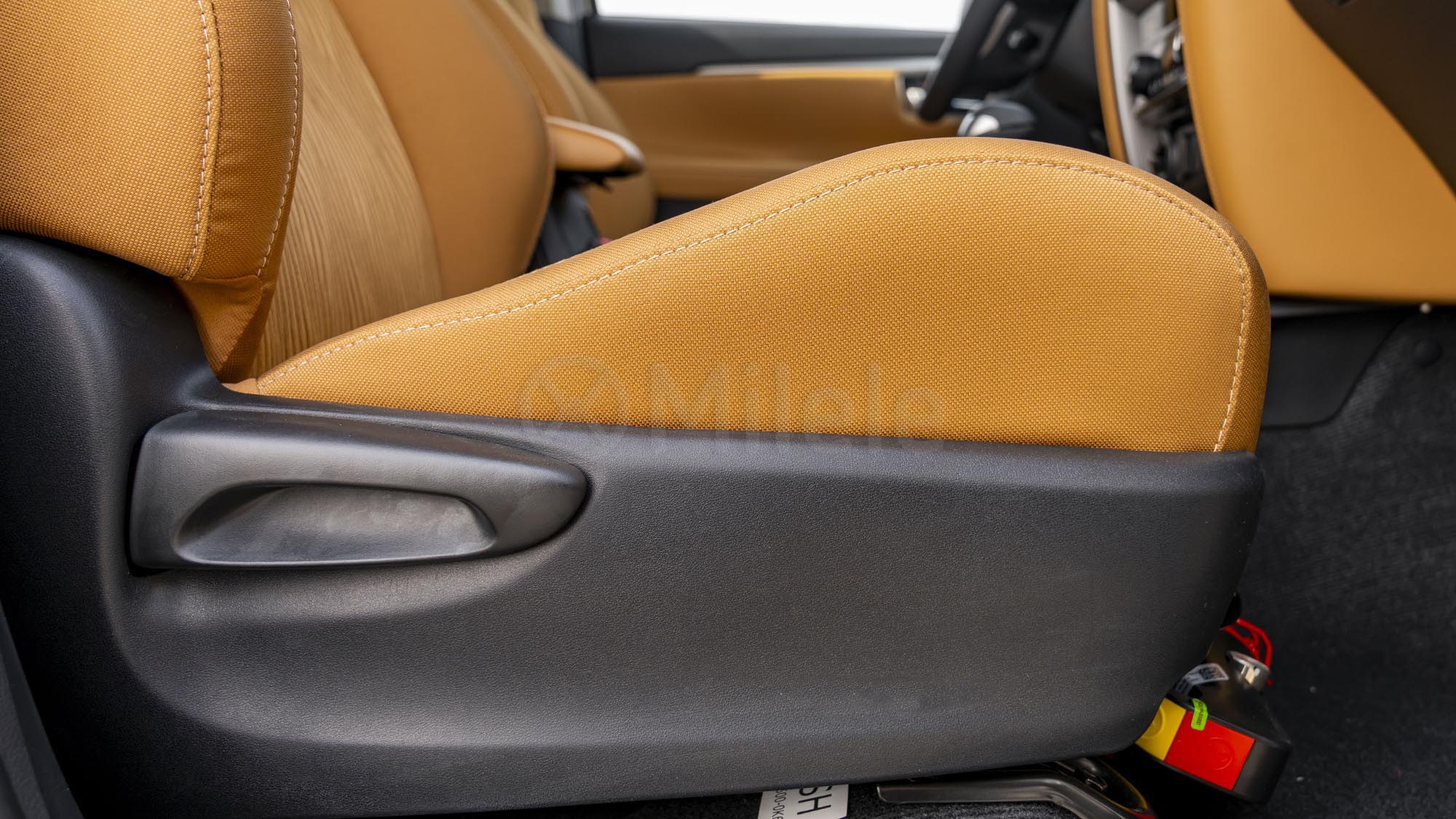 
(LHD) TOYOTA FORTUNER 2.7P AT 4X4 MY2025 – BRONZE full									