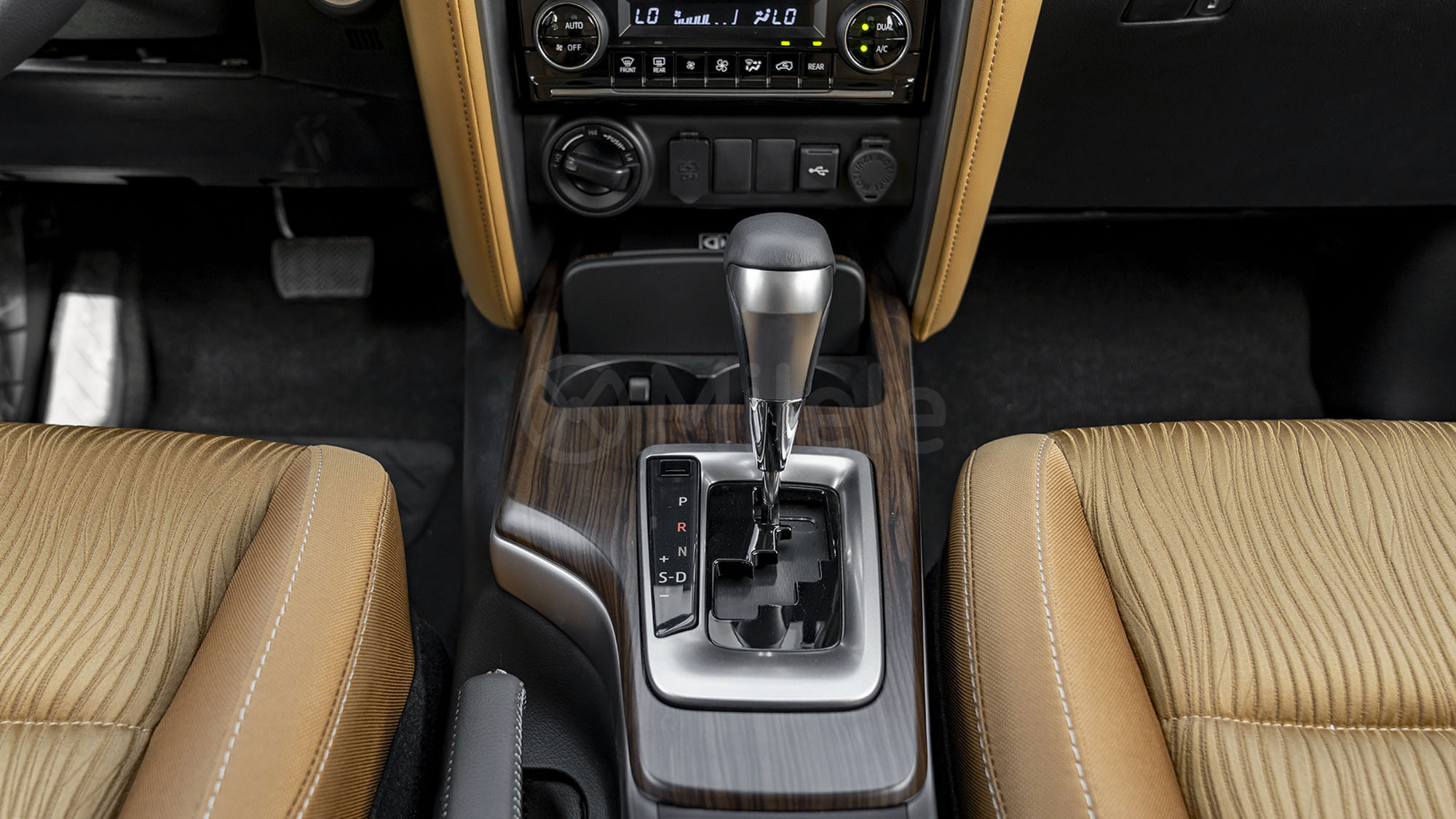 
(LHD) TOYOTA FORTUNER 2.7P AT 4X4 MY2025 – BRONZE full									