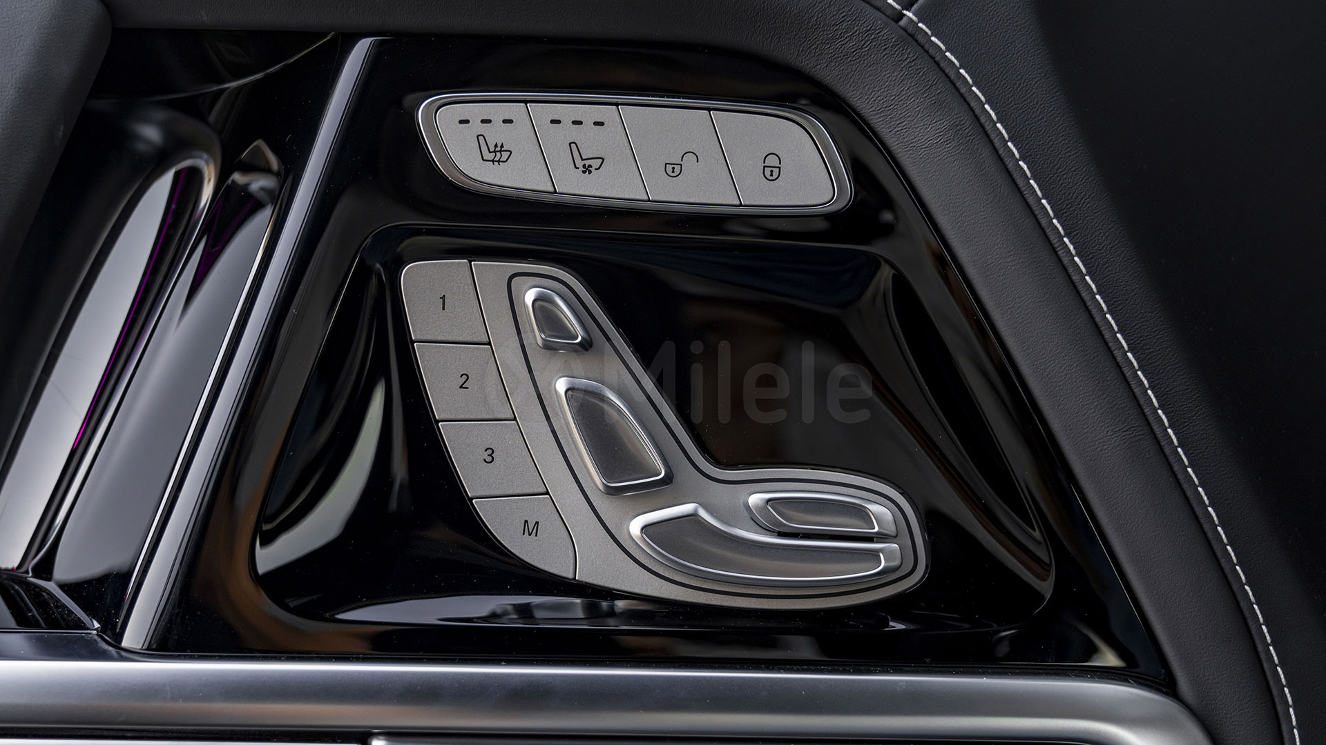 
(LHD) MERCEDES BENZ G CLASS G 63 4.0P AT AWD MY2026 – BLACK full									