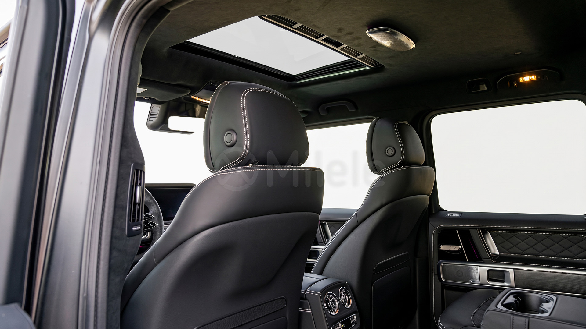 
(LHD) MERCEDES BENZ G CLASS G 63 4.0P AT AWD MY2026 – BLACK full									