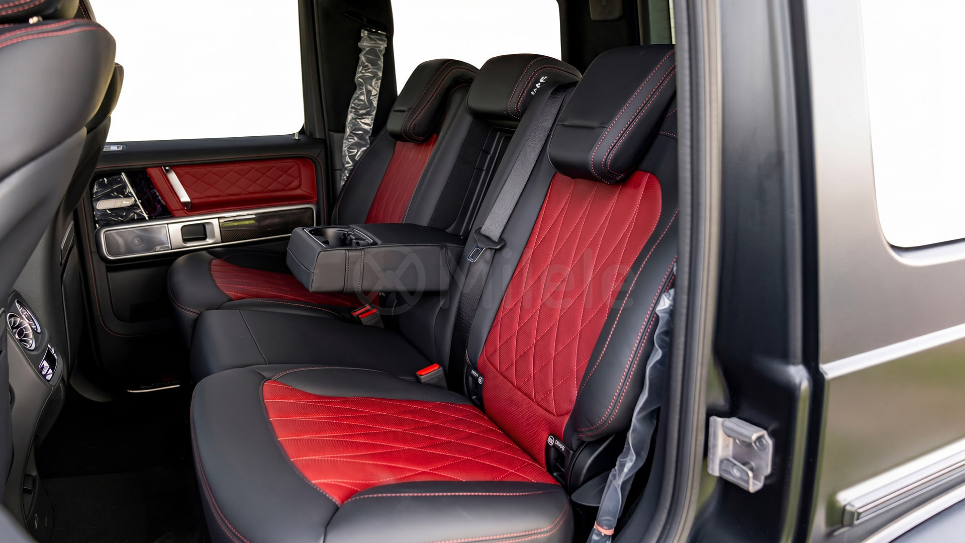 
								(LHD) MERCEDES BENZ G CLASS G 63 4.0P AT AWD MY2026 – BLACK full									