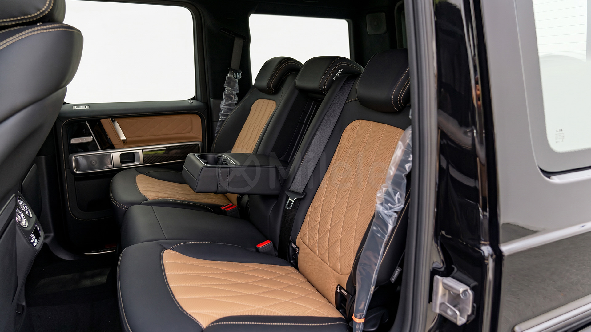
(LHD) MERCEDES BENZ G CLASS G 63 4.0P AT AWD MY2026 – BLACK full									