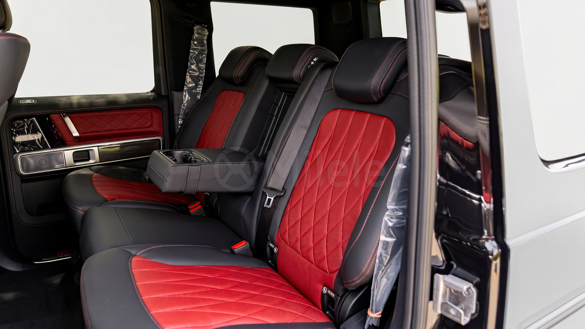 
								(LHD) MERCEDES BENZ G CLASS G 63 4.0P AT AWD MY2026 – BLACK full									