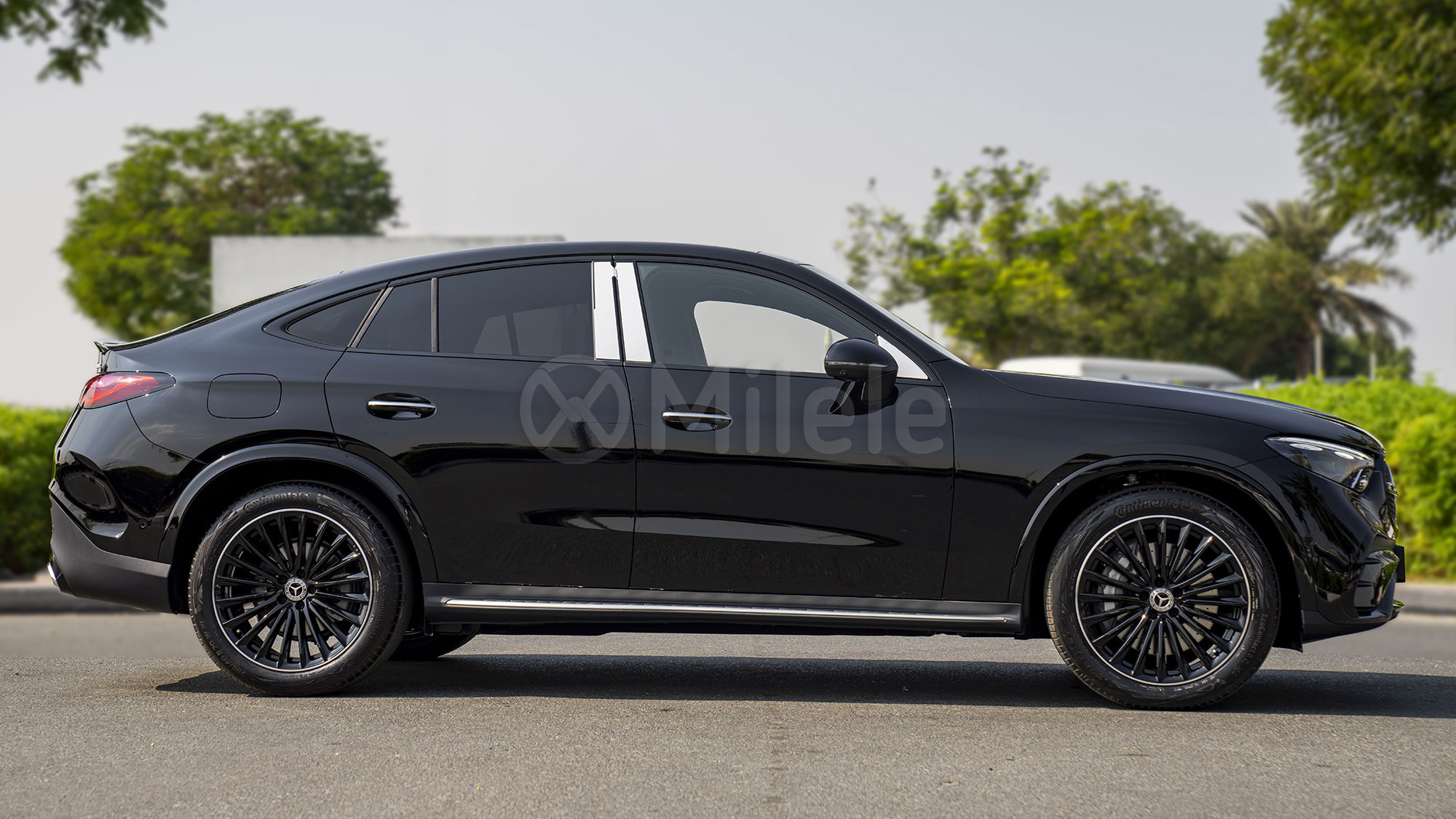 
(LHD) MERCEDES BENZ GLC COUPE 200 2.0P AT 4MATIC MY2025 – BLACK full									