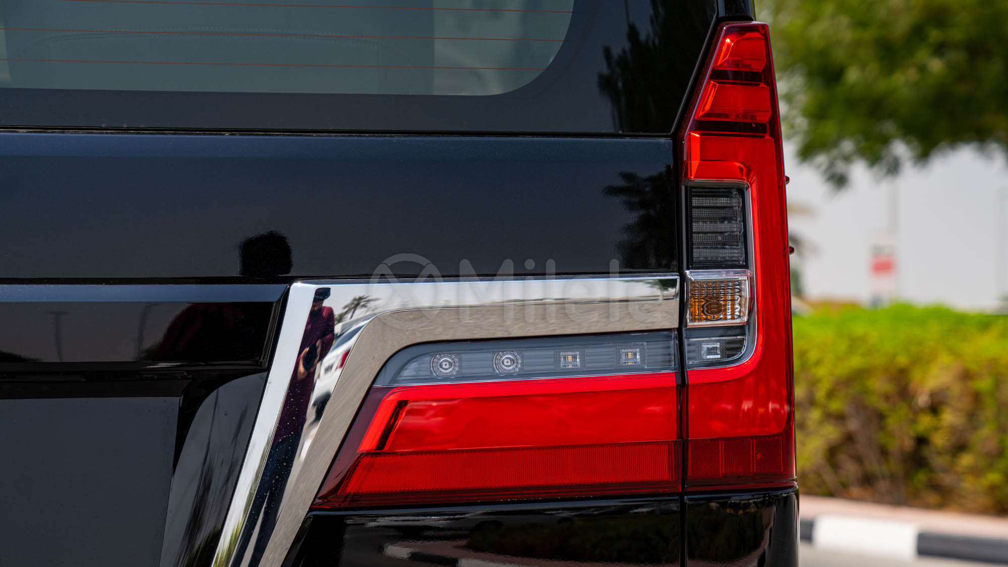 
(LHD) TOYOTA GRANVIA 3.5P AT MY2025 – BLACK full									