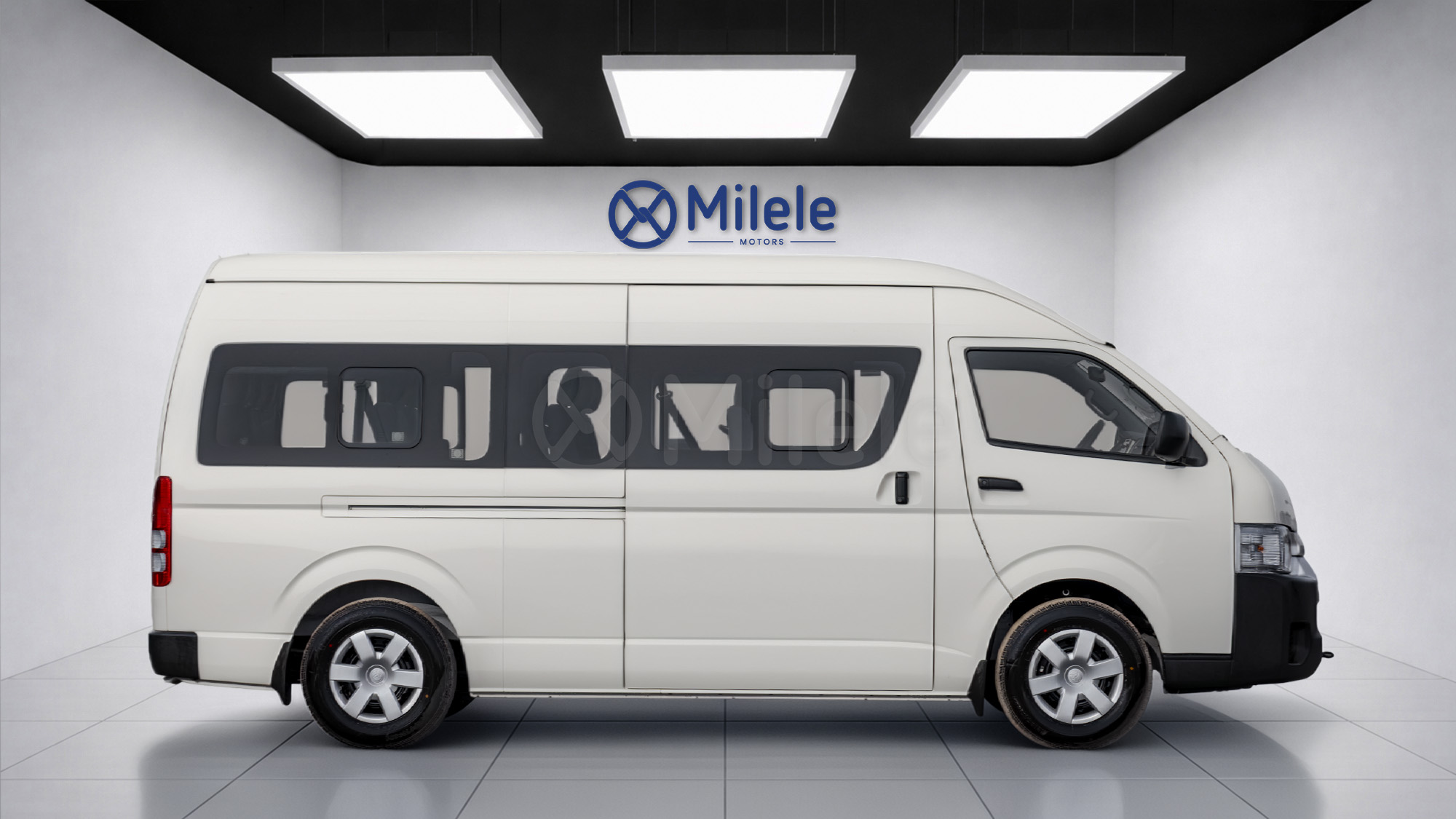 
								(LHD) HIACE HR 15 SEATER 2.5D MT full									