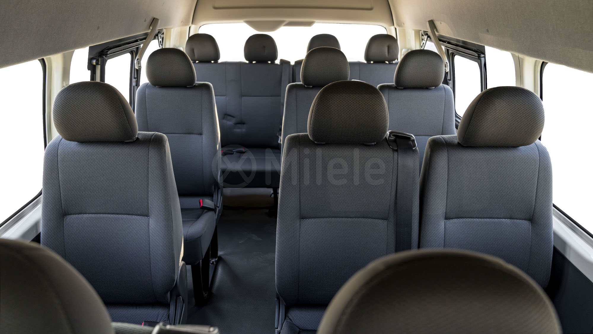 
								(LHD) HIACE HR 15 SEATER 2.5D MT full									