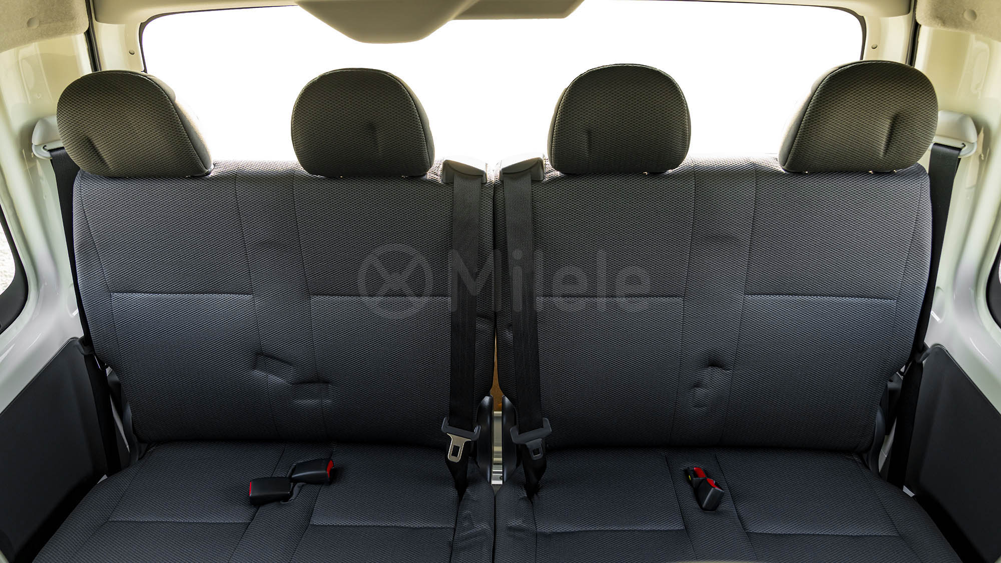
								(LHD) HIACE HR 15 SEATER 2.5D MT full									