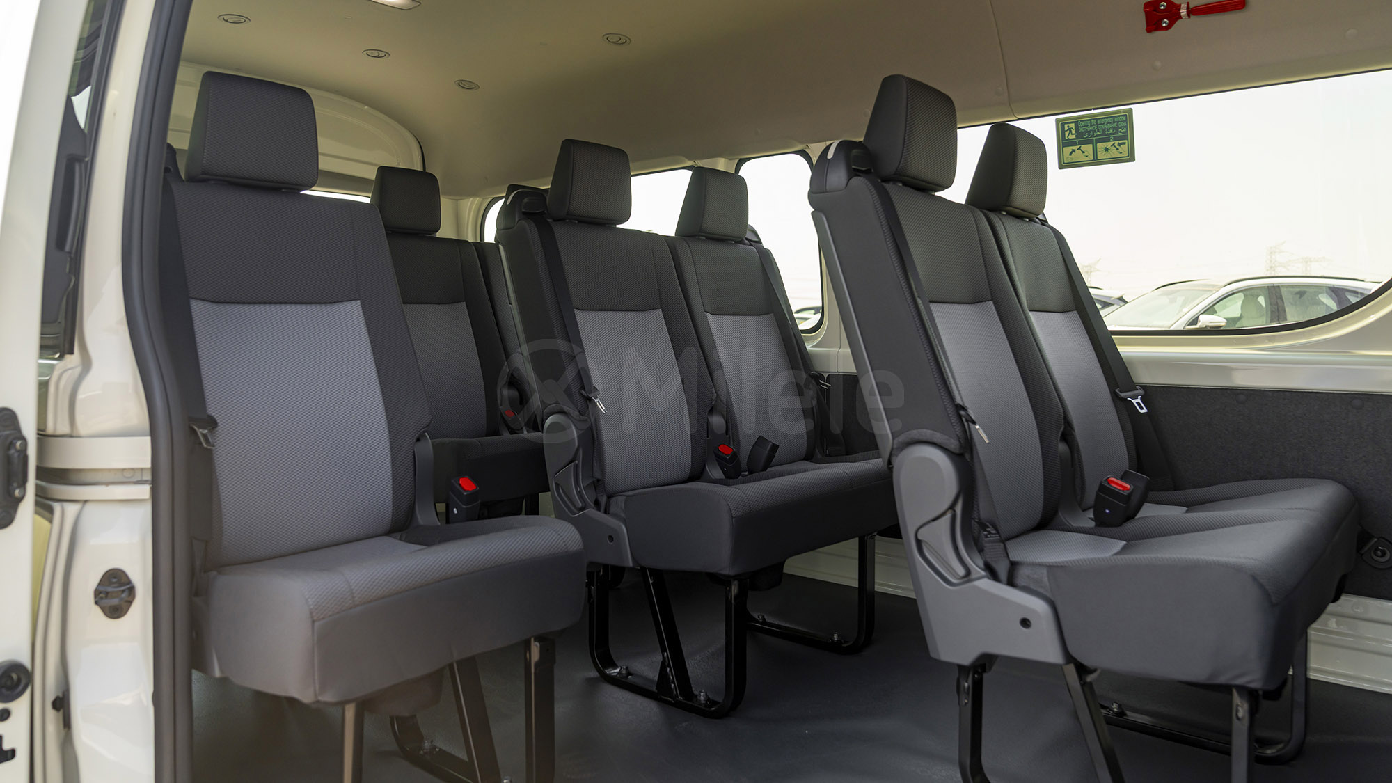 
								(LHD) TOYOTA HIACE HR 2.8D MT RWD 13 SEATER MY2026 – WHITE full									