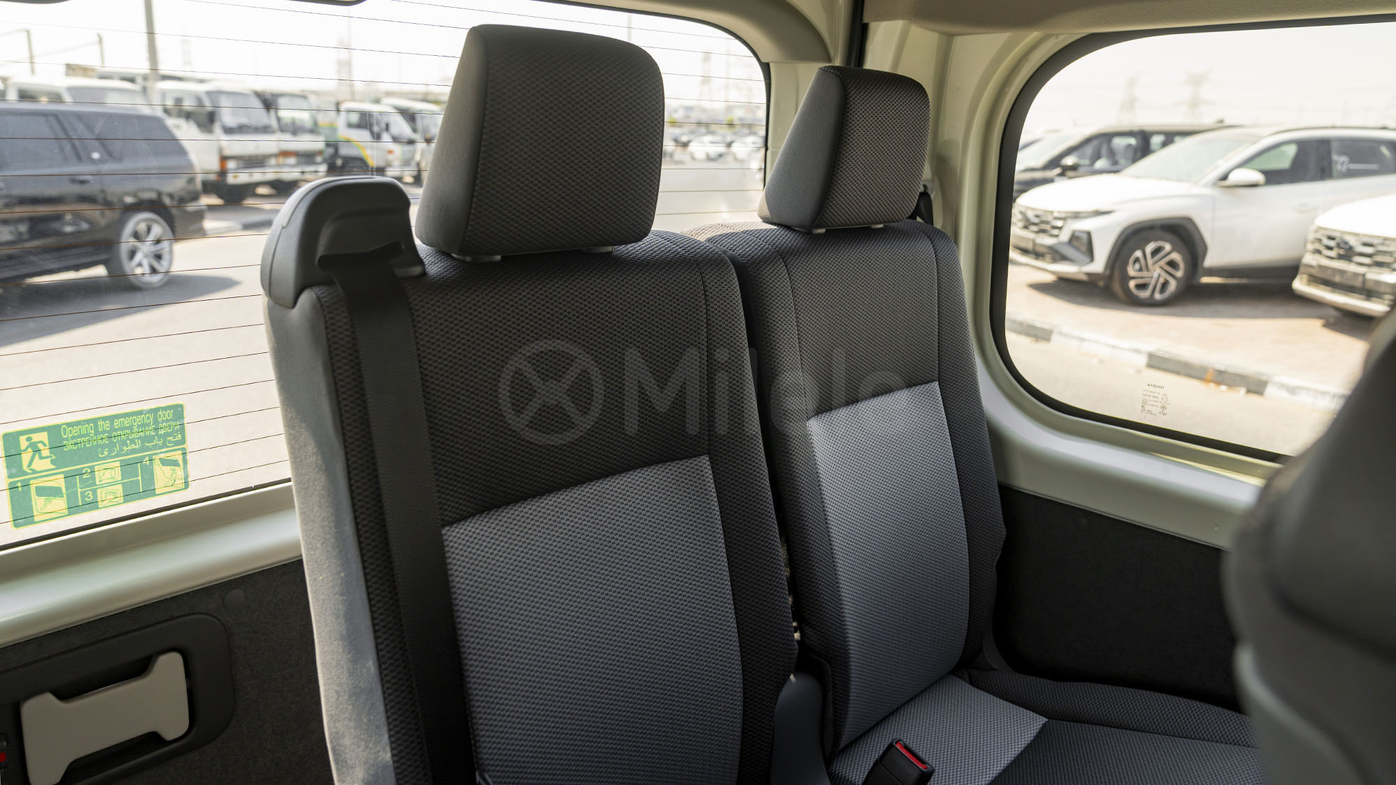 
								(LHD) TOYOTA HIACE HR 2.8D MT RWD 13 SEATER MY2026 – WHITE full									