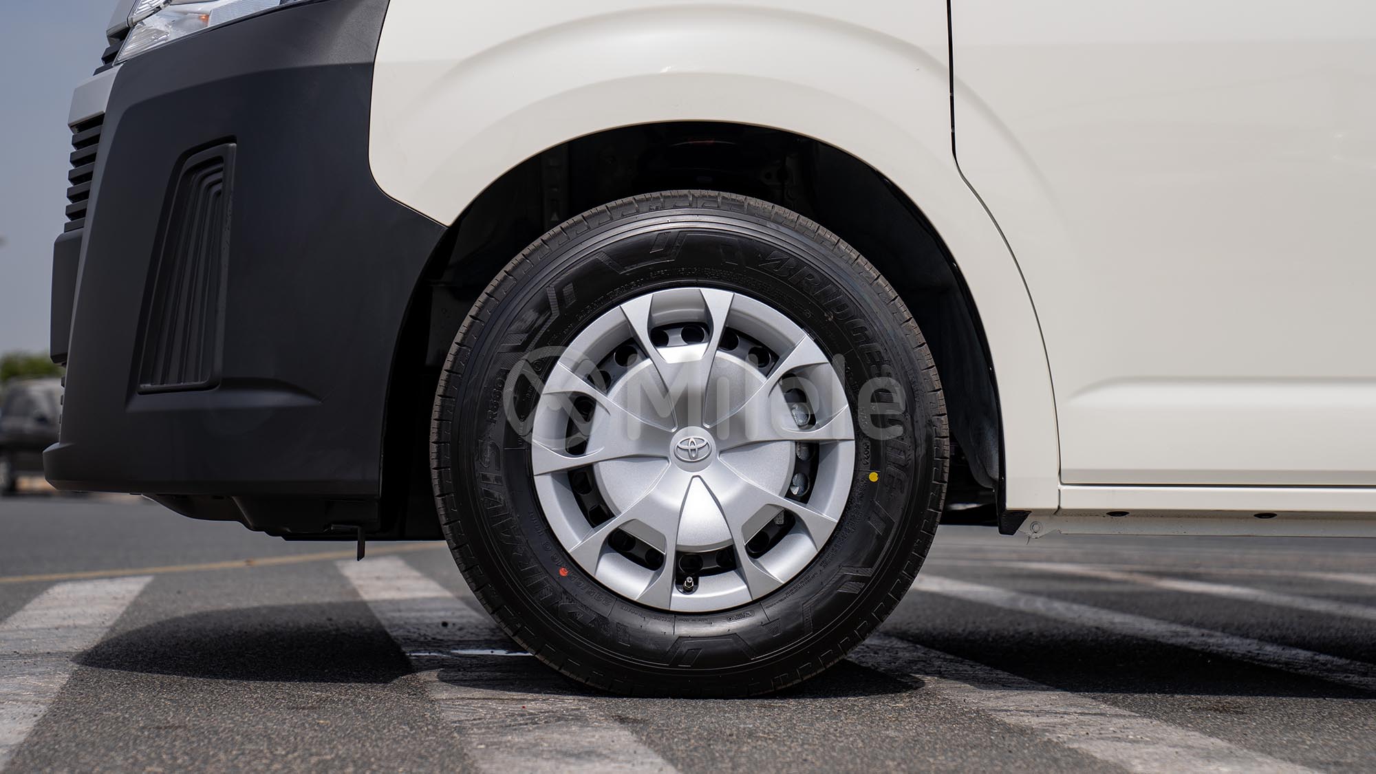 
(LHD) TOYOTA HIACE HR 3.5P MT MY2025 – WHITE full									