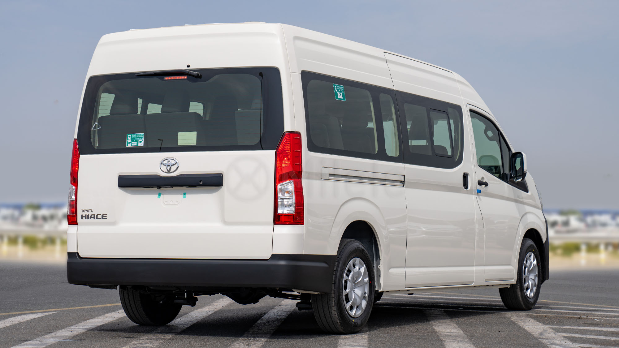 
(LHD) TOYOTA HIACE HR 3.5P MT MY2025 – WHITE full									