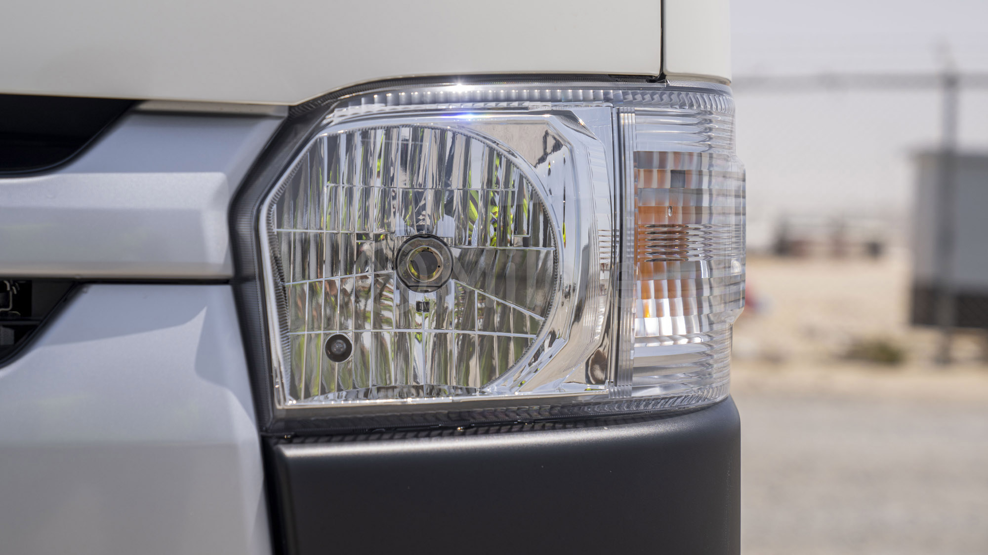 
								(LHD) TOYOTA HIACE STD 2.5D MT 15 SEATER MY2025 – WHITE full									