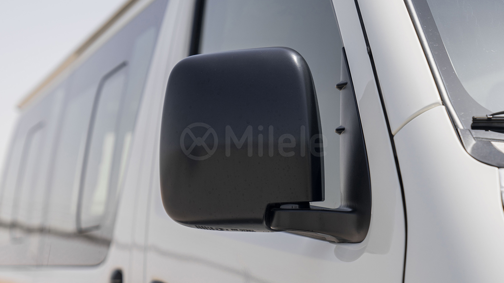 
								(LHD) TOYOTA HIACE STD 2.5D MT 15 SEATER MY2025 – WHITE full									