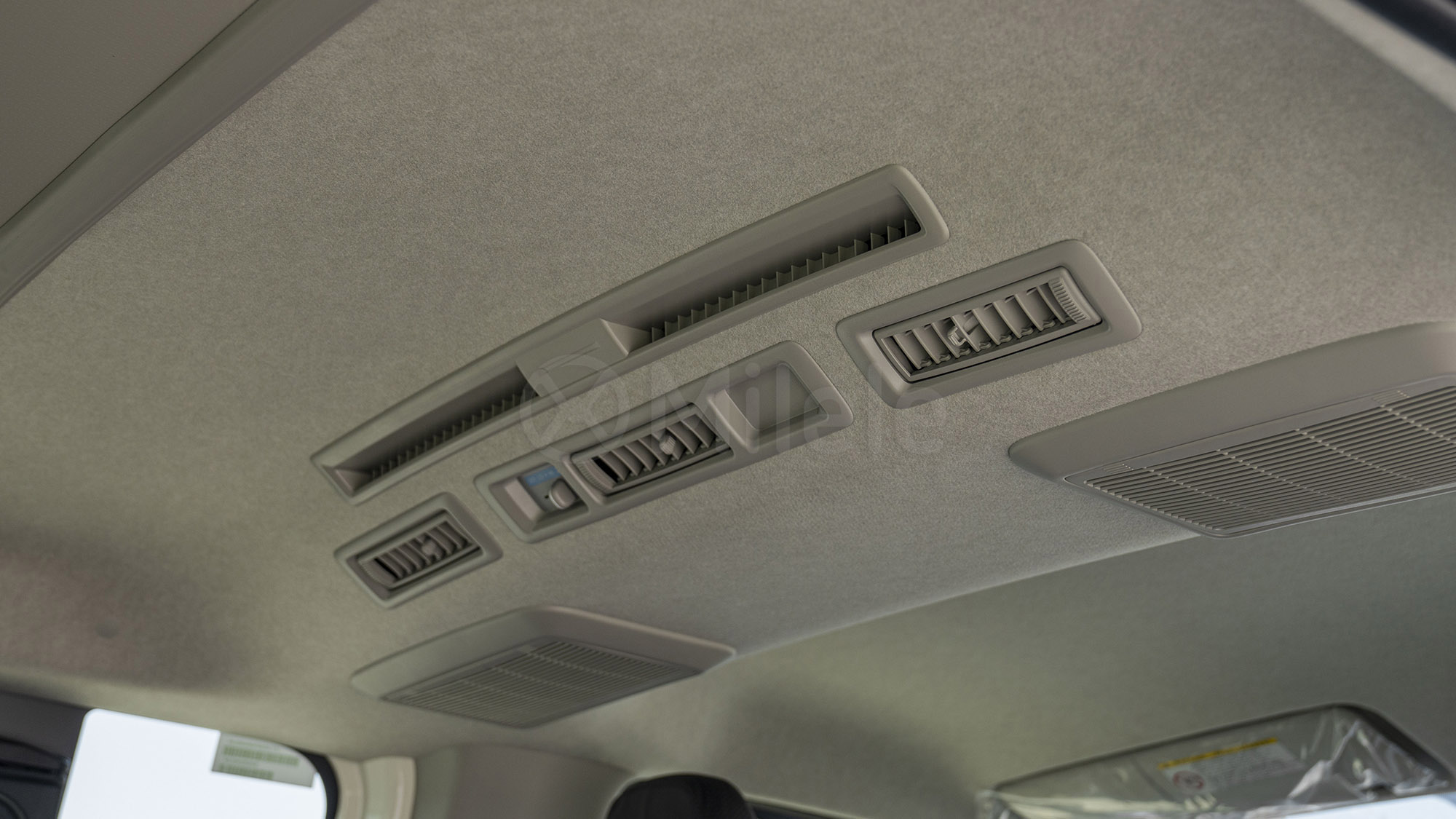 
								(LHD) TOYOTA HIACE STD 2.5D MT 15 SEATER MY2025 – WHITE full									