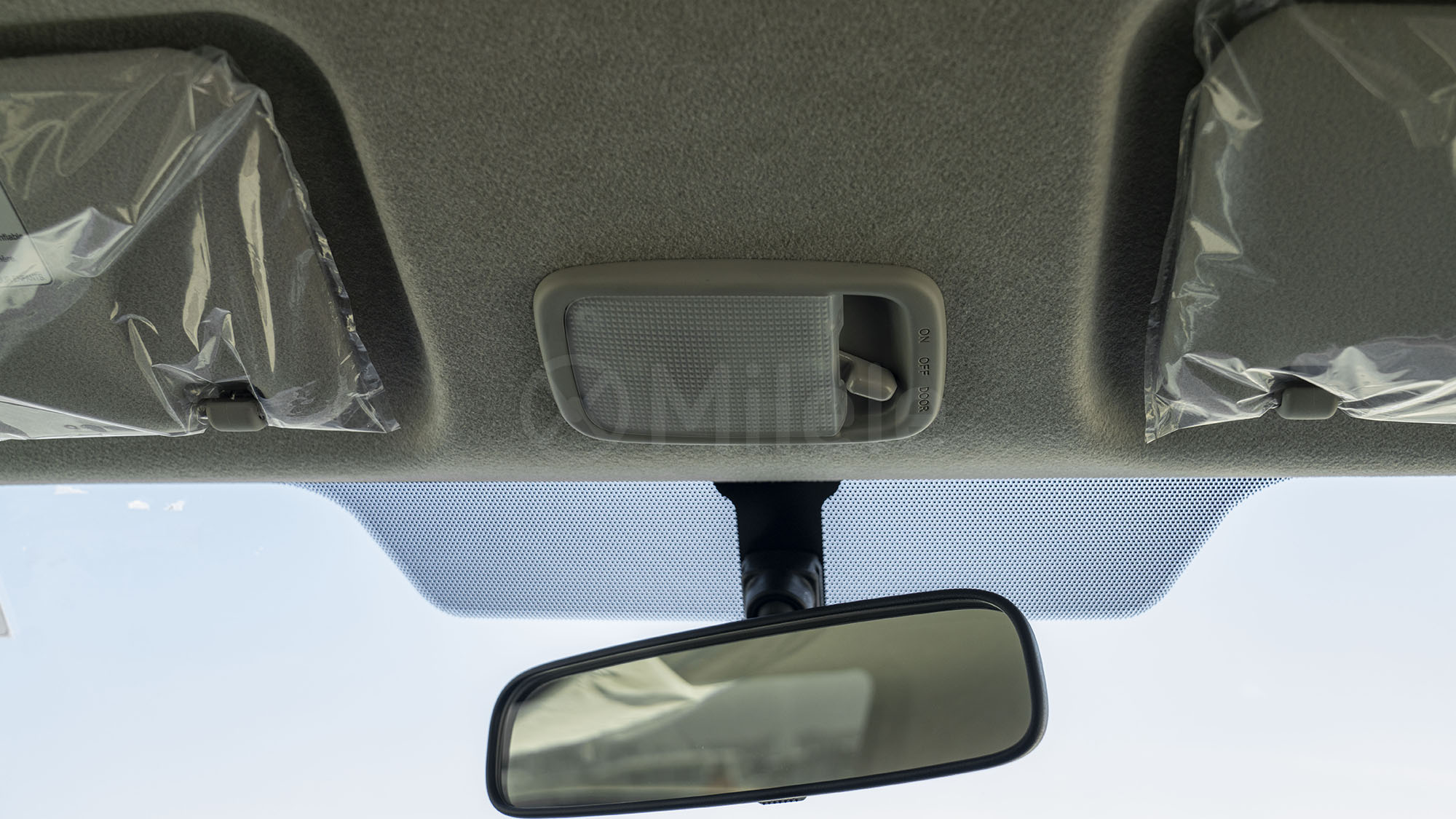 
								(LHD) TOYOTA HIACE STD 2.5D MT 15 SEATER MY2025 – WHITE full									