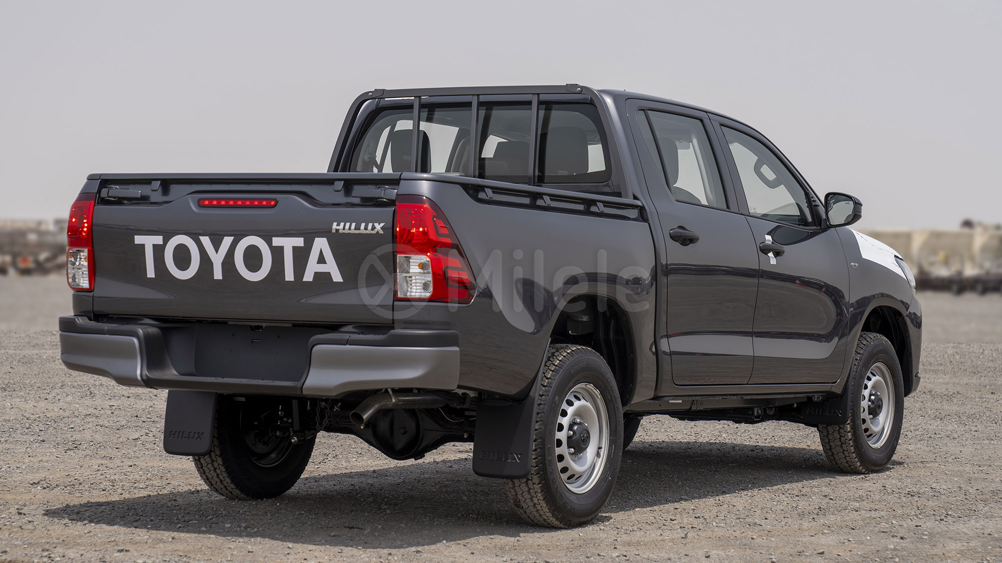
(LHD) TOYOTA HILUX DC 2.4D MT 4X4 P.WINDOW MY2025 – GREY full									