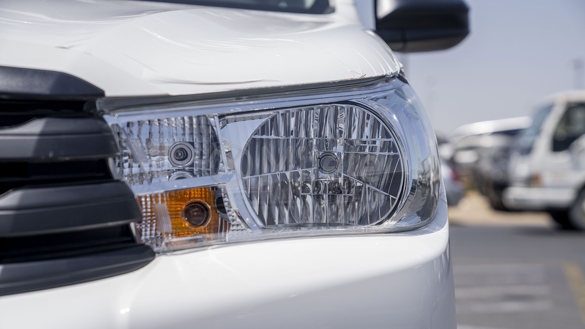 
(LHD) TOYOTA HILUX DC 2.4D MT 4X4 P.WINDOW MY2025 – WHITE full									