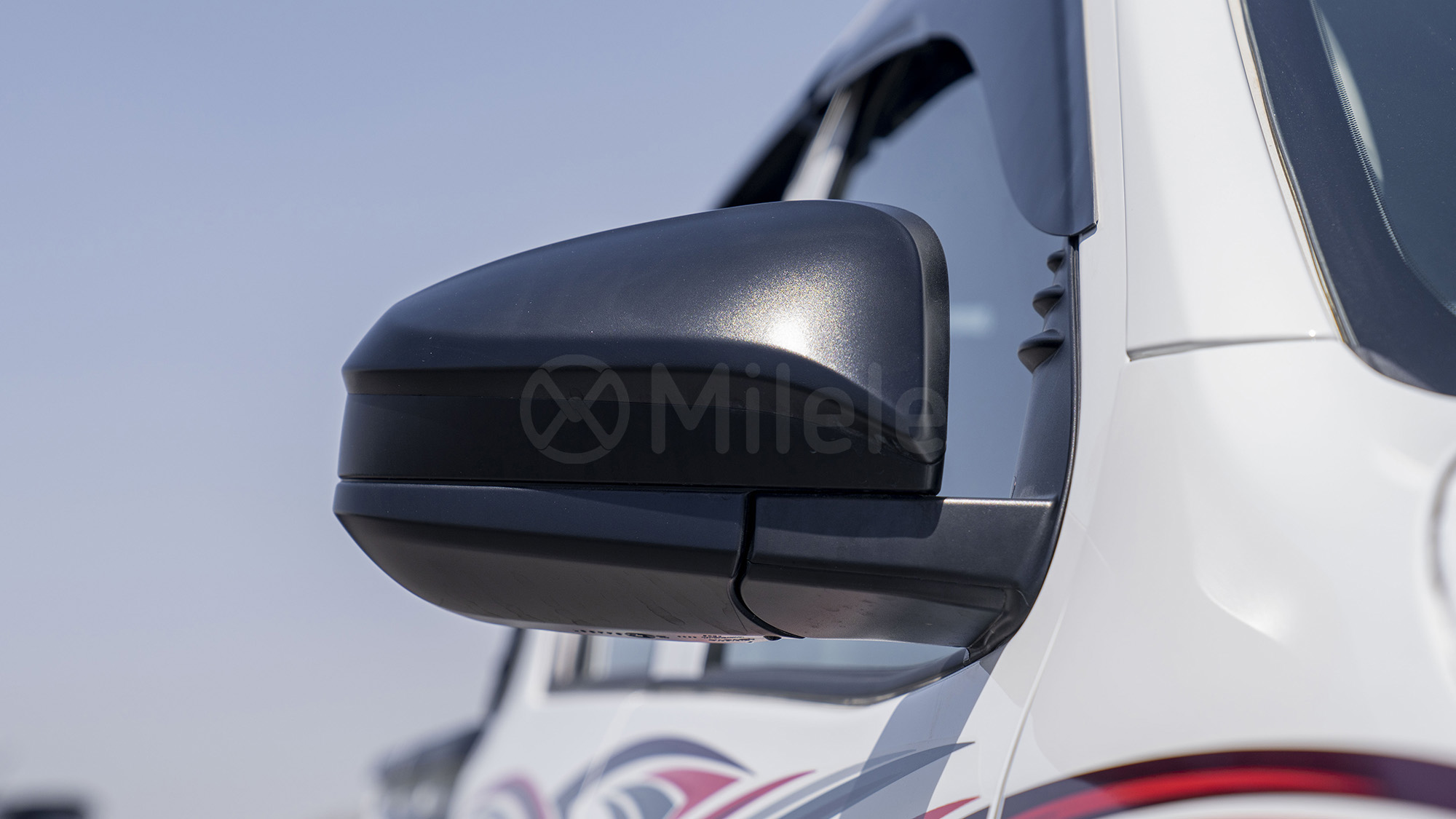 
(LHD) TOYOTA HILUX DC 2.4D MT 4X4 P.WINDOW MY2025 – WHITE full									