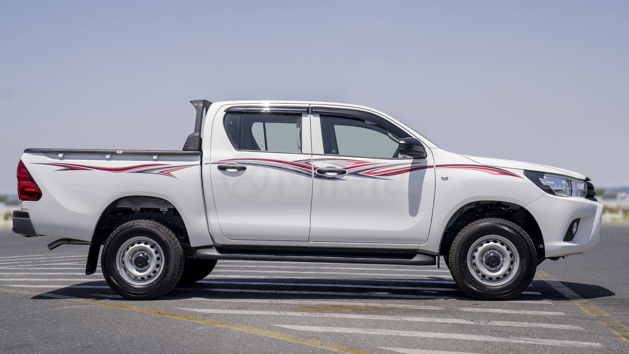 
(LHD) TOYOTA HILUX DC 2.4D MT 4X4 P.WINDOW MY2025 – WHITE full									