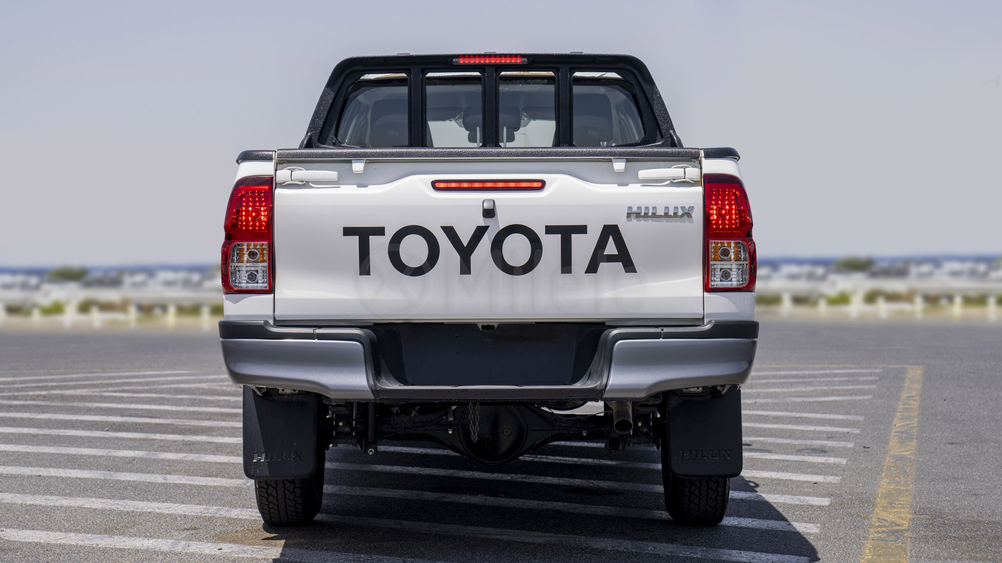 
(LHD) TOYOTA HILUX DC 2.4D MT 4X4 P.WINDOW MY2025 – WHITE full									