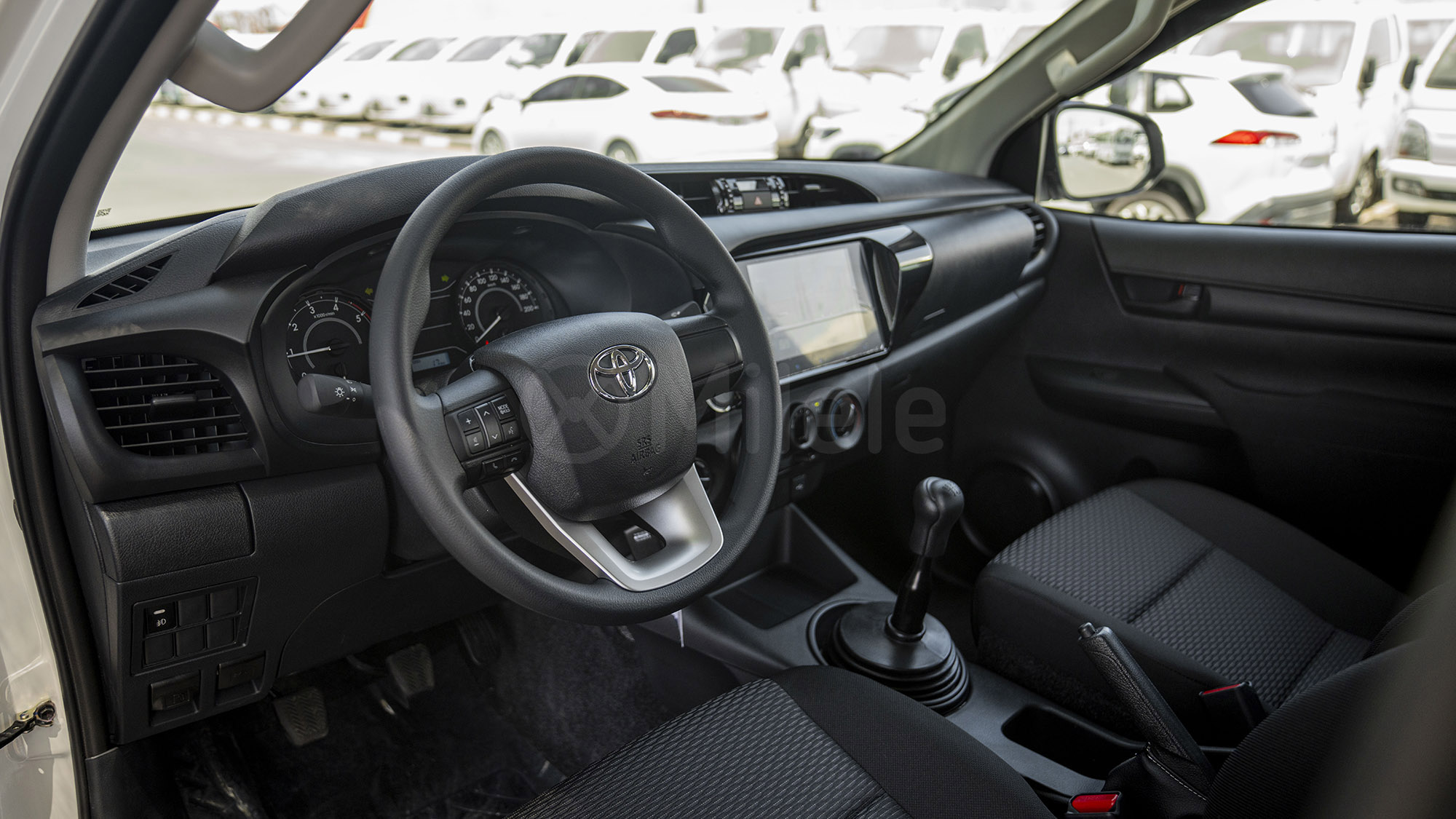 
(LHD) TOYOTA HILUX DC 2.4D MT 4X4 P.WINDOW MY2025 – WHITE full									