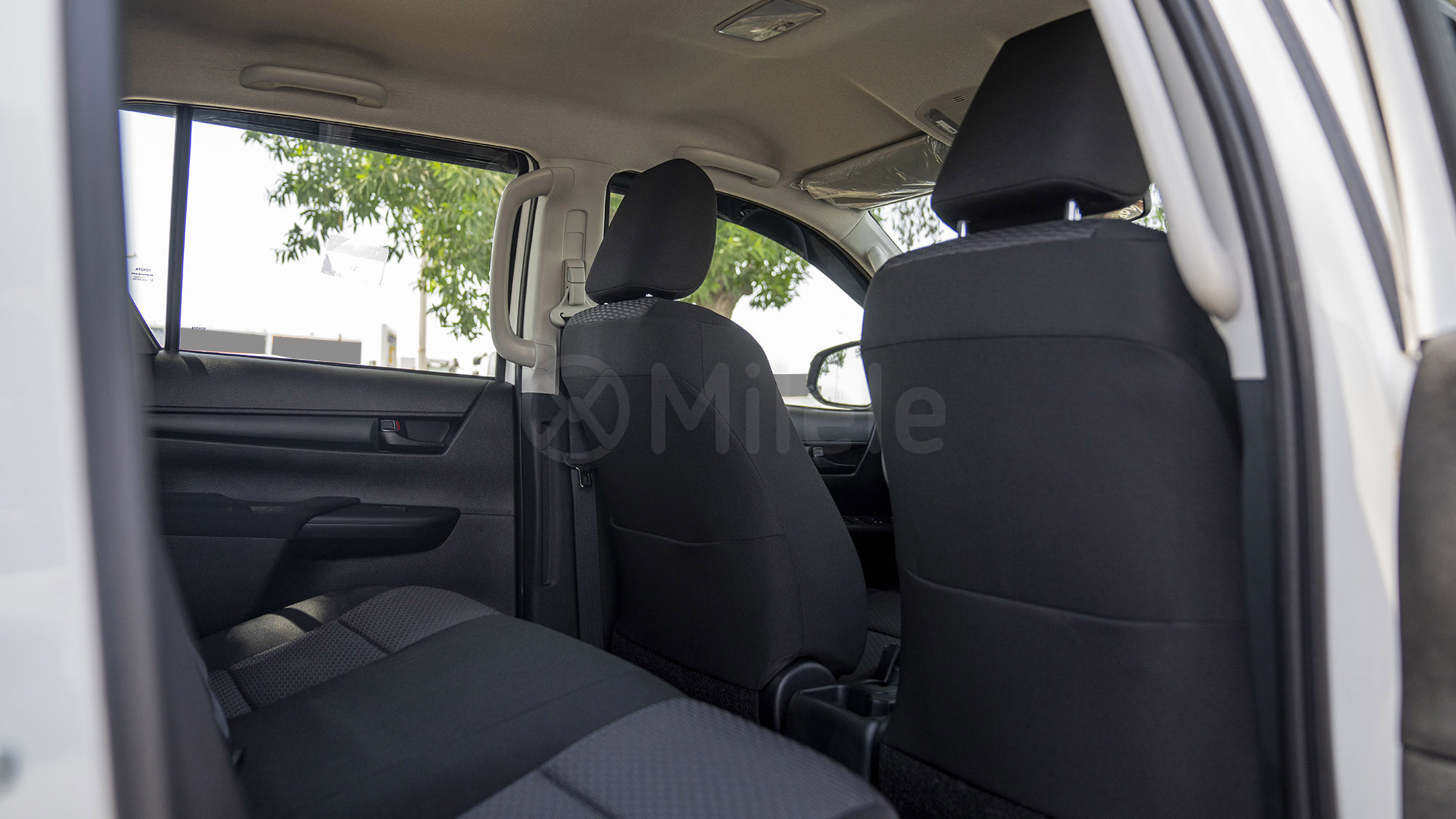 
(LHD) TOYOTA HILUX DC 2.4D MT 4X4 P.WINDOW MY2025 – WHITE full									