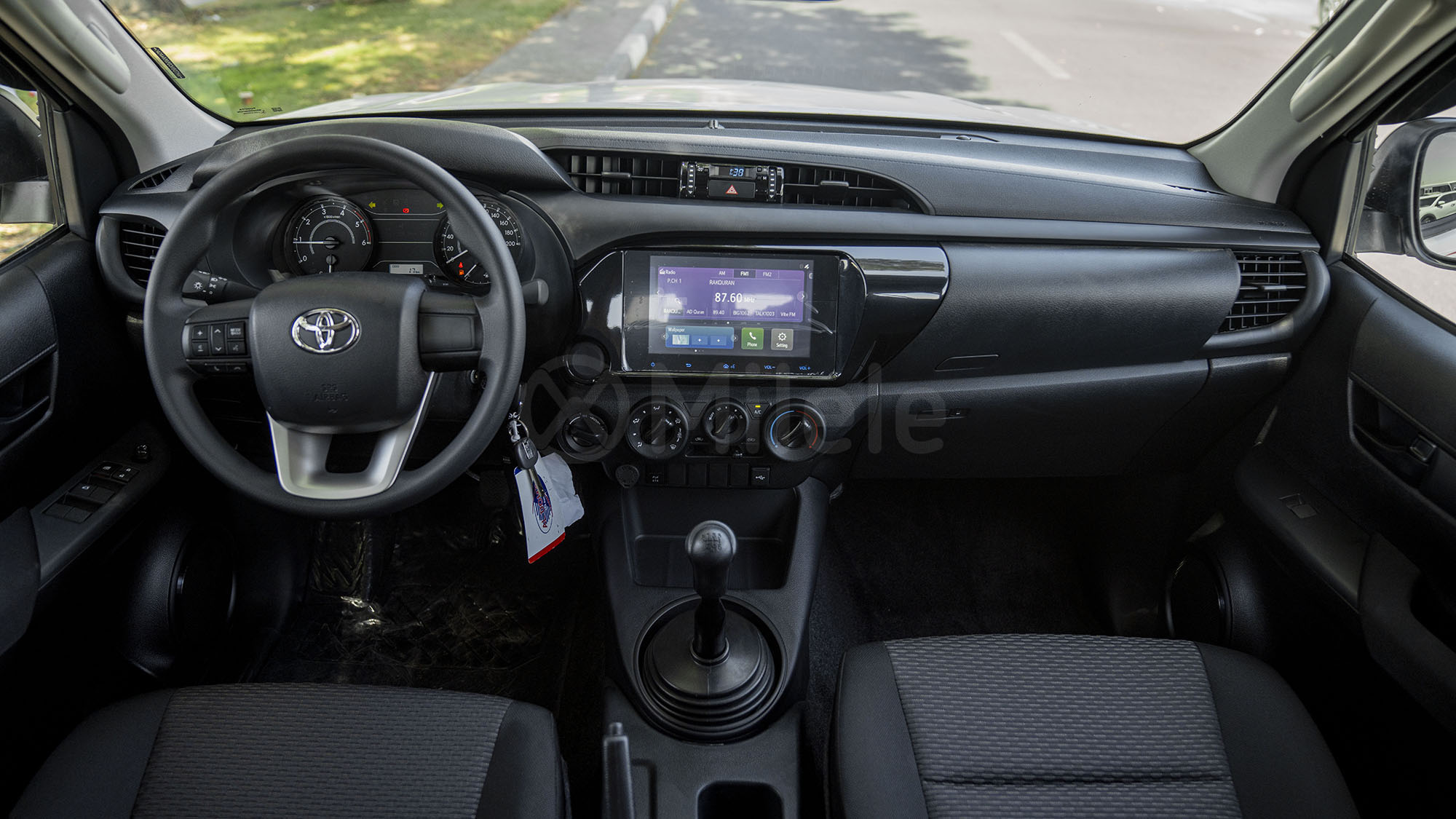 
(LHD) TOYOTA HILUX DC 2.4D MT 4X4 P.WINDOW MY2025 – WHITE full									