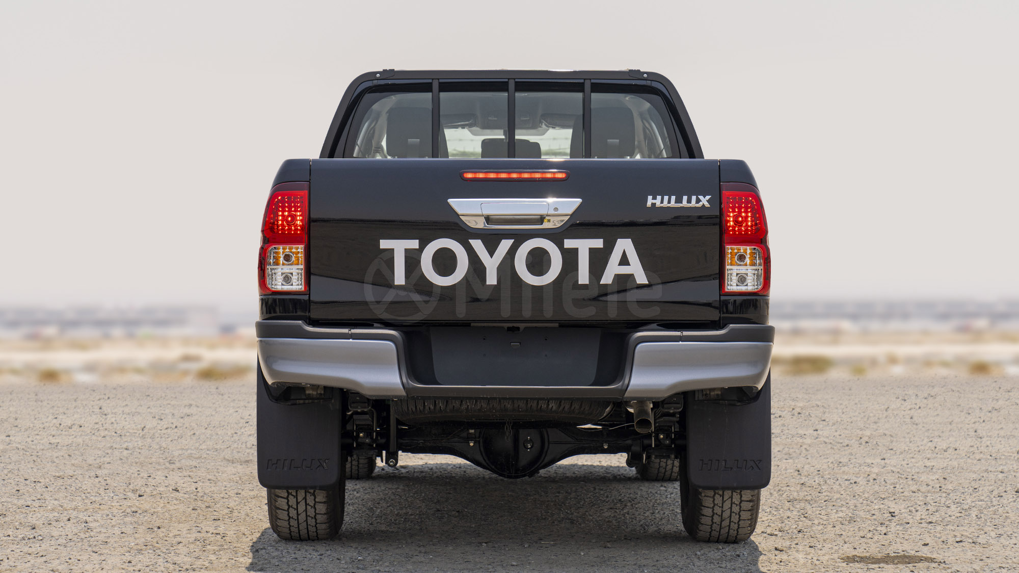 
(LHD) TOYOTA HILUX DC 2.4D MT 4X4 P.WINDOW MY2025 – ATTITUDE BLACK full									