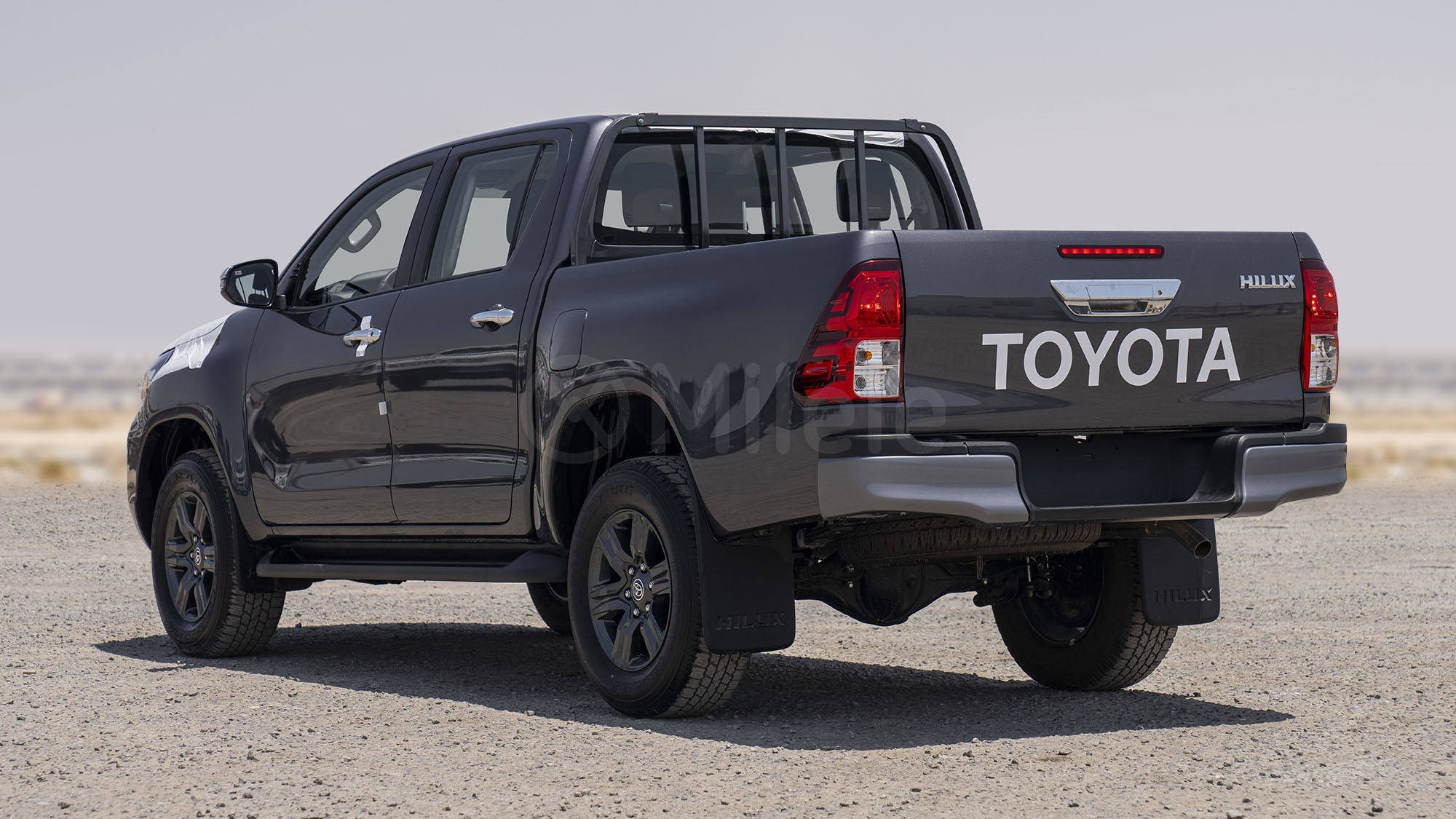 
(LHD) TOYOTA HILUX DC 2.4D MT 4X4 P.WINDOW MY2025 – GREY ME. full									