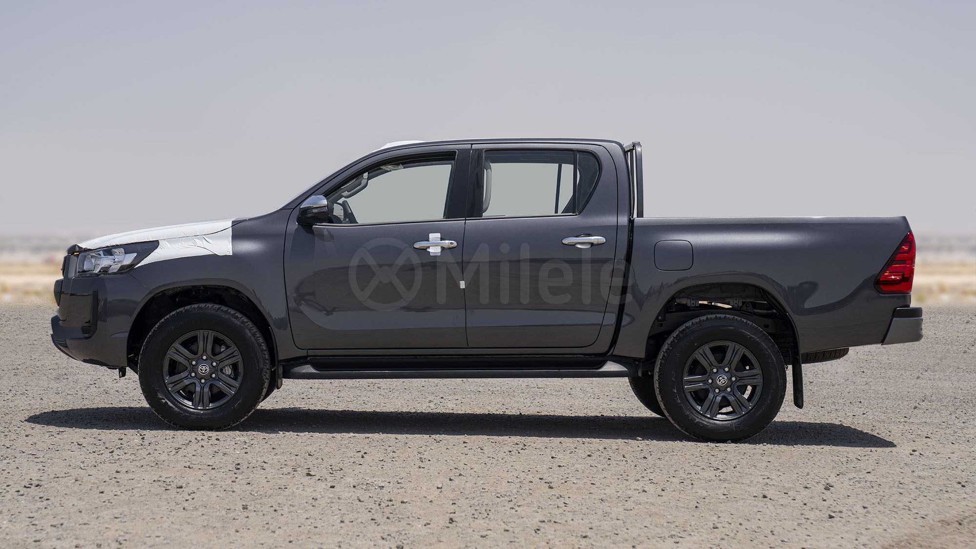 
(LHD) TOYOTA HILUX DC 2.4D MT 4X4 P.WINDOW MY2025 – GREY ME. full									