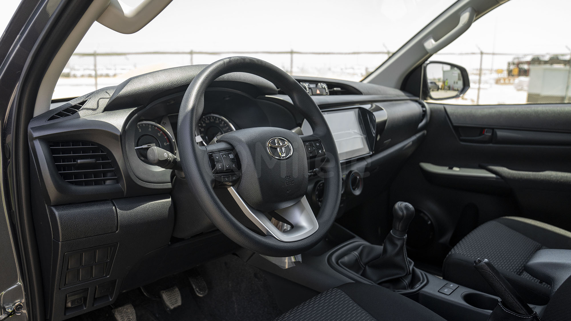 
(LHD) TOYOTA HILUX DC 2.4D MT 4X4 P.WINDOW MY2025 – GREY ME. full									