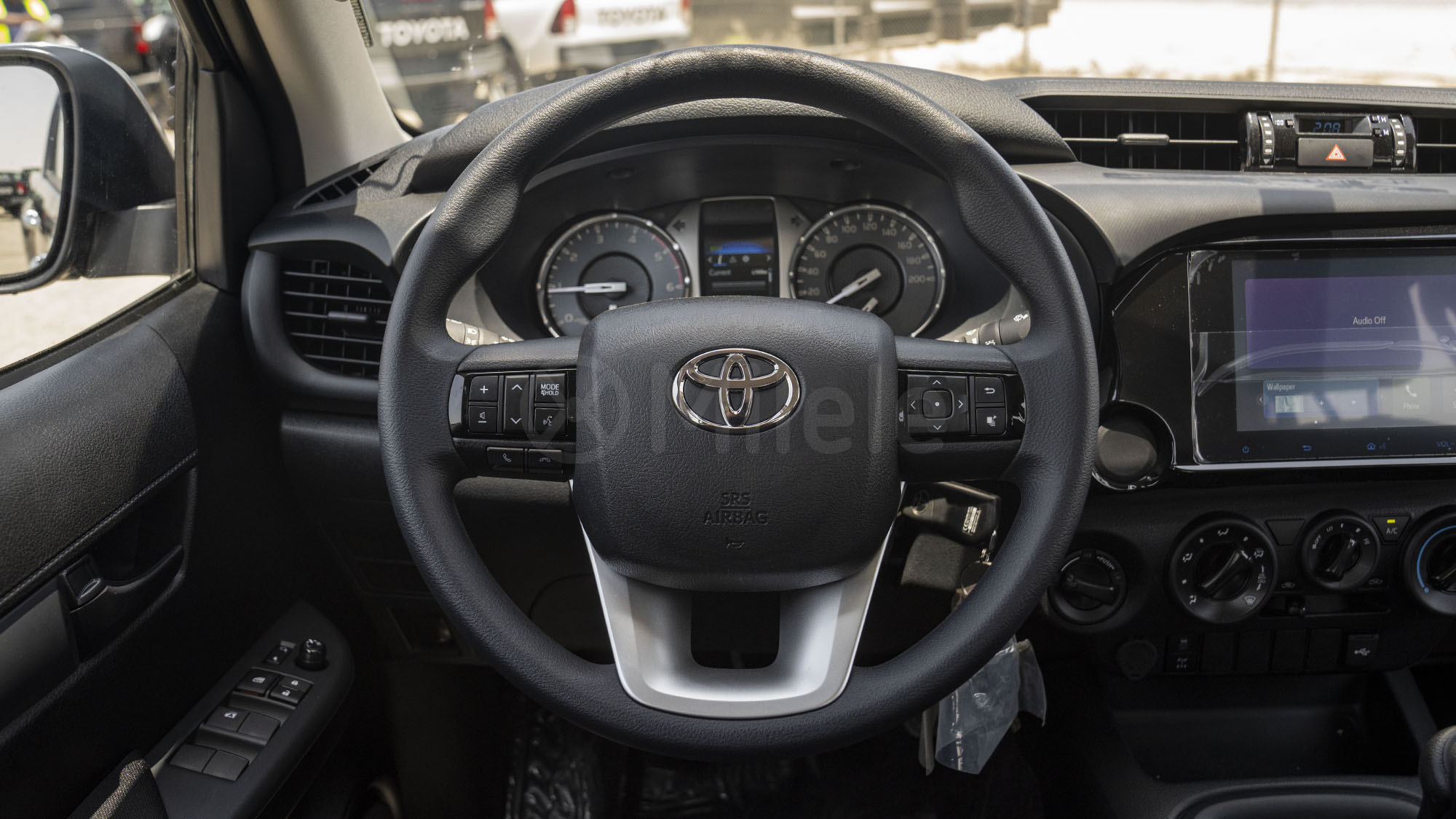 
(LHD) TOYOTA HILUX DC 2.4D MT 4X4 P.WINDOW MY2025 – GREY ME. full									