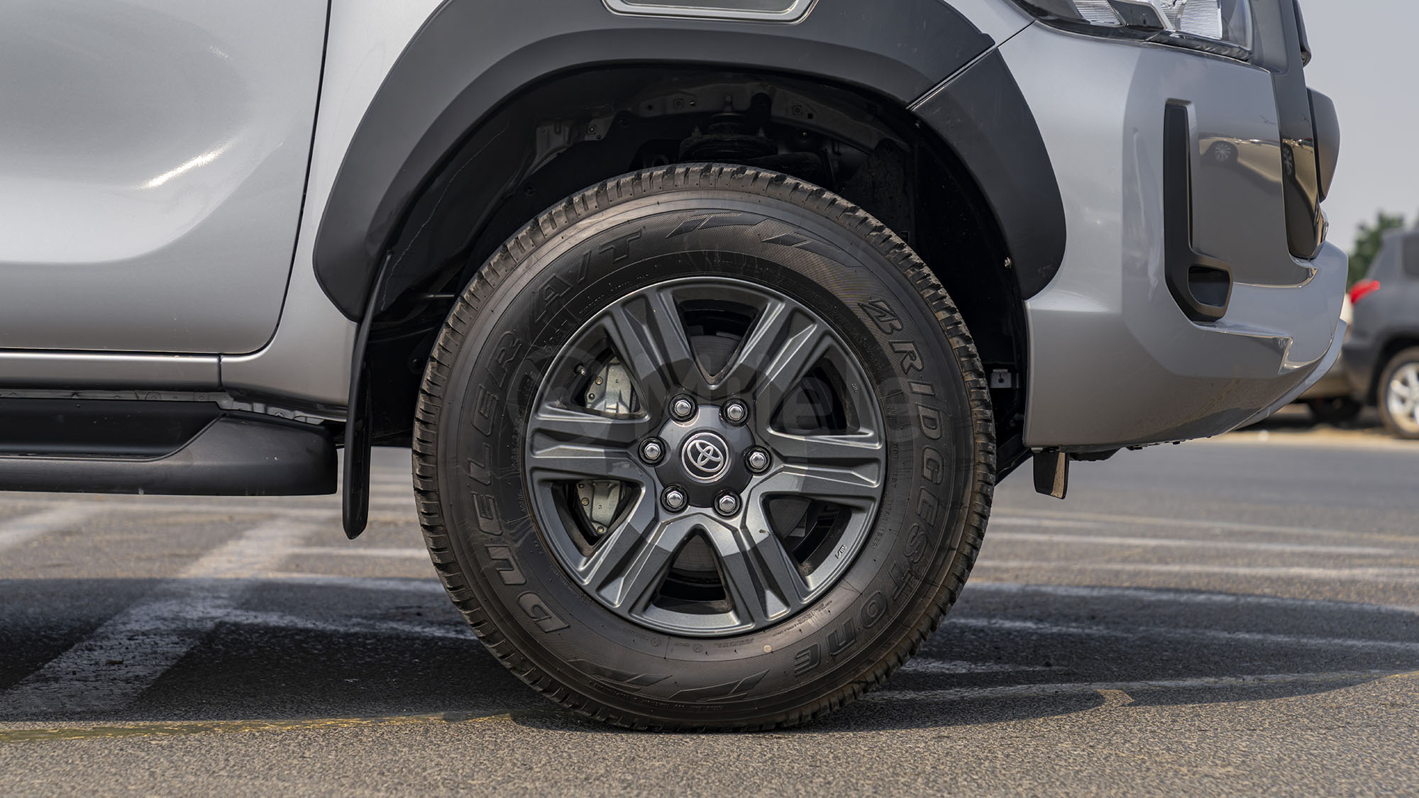 
								(LHD) TOYOTA HILUX DC 2.4D MT 4X4 P.WINDOW MY2025 – SILVER full									