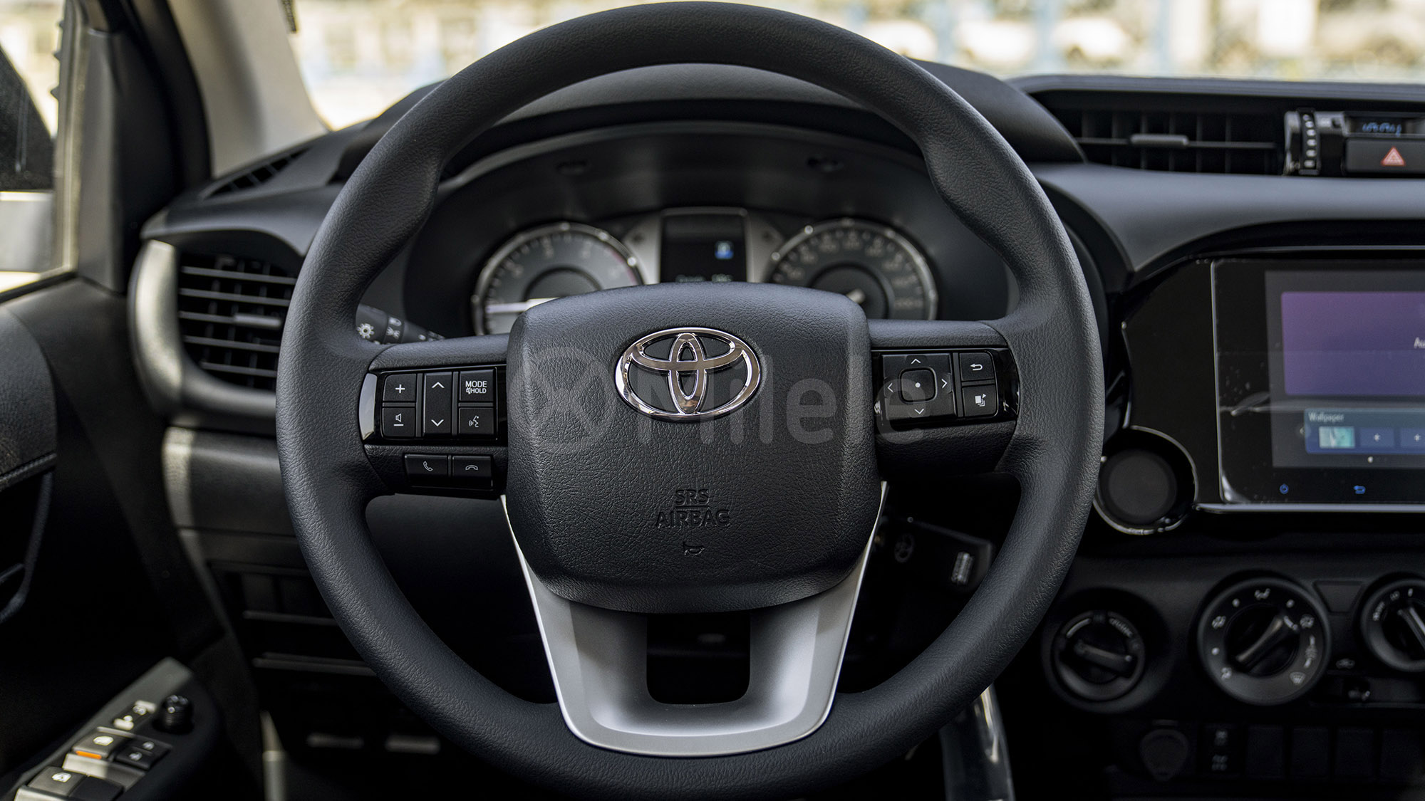 
(LHD) TOYOTA HILUX DC 2.4D AT 4X4 MY2026 – ATTITUDE BLACK full									