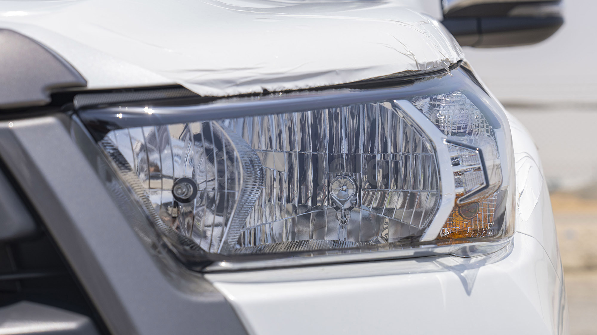 
								(LHD) TOYOTA HILUX DC 2.4D MT 4X4 P.WINDOW MY2026 – WHITE full									