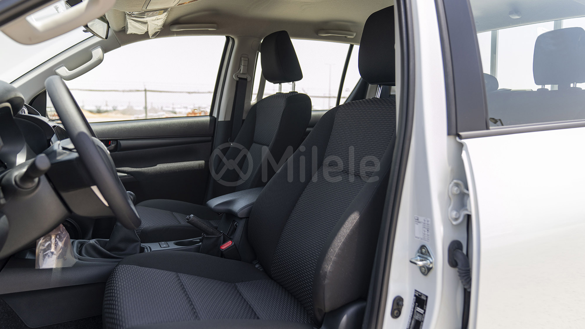 
								(LHD) TOYOTA HILUX DC 2.4D MT 4X4 P.WINDOW MY2026 – WHITE full									