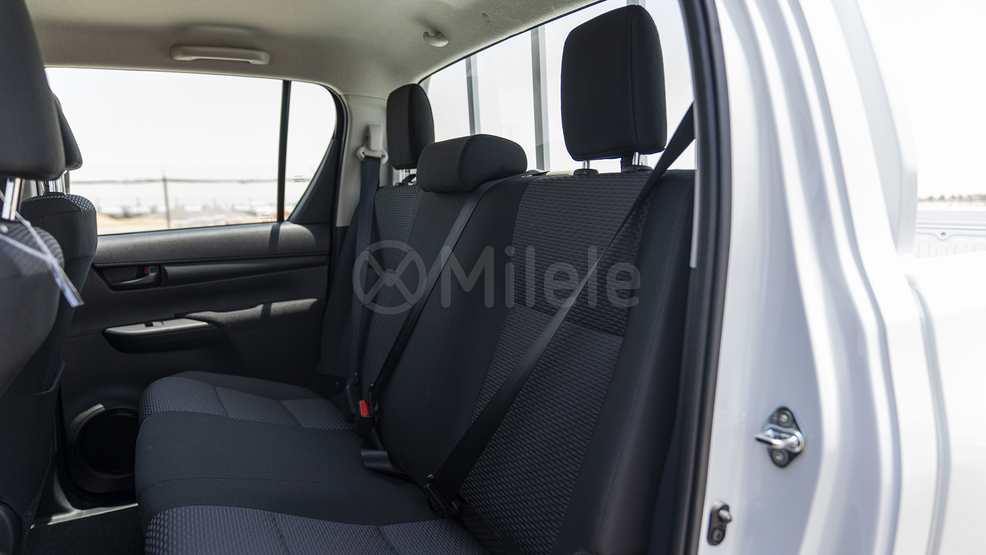 
								(LHD) TOYOTA HILUX DC 2.4D MT 4X4 P.WINDOW MY2026 – WHITE full									