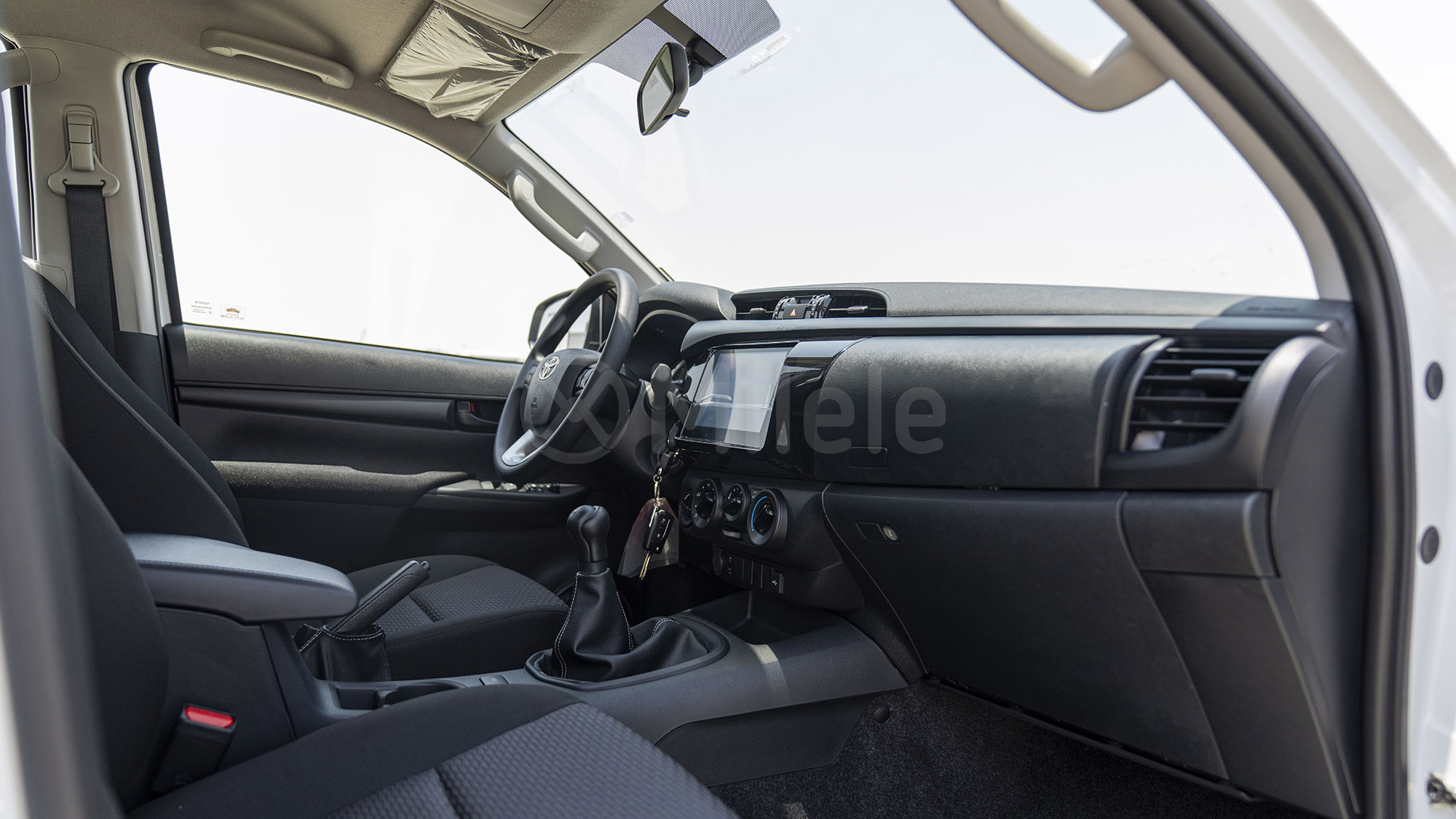 
								(LHD) TOYOTA HILUX DC 2.4D MT 4X4 P.WINDOW MY2026 – WHITE full									