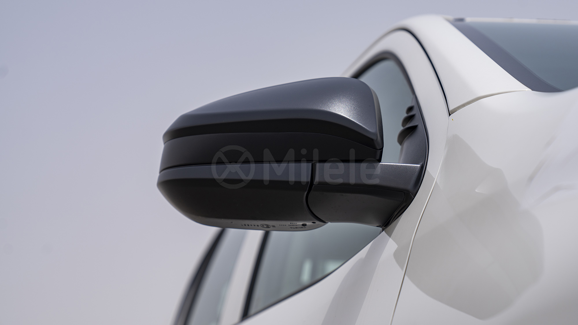 
(LHD) TOYOTA HILUX DC 2.4D MT 4X4 P.WINDOW MY2026 – SUPER WHITE full									