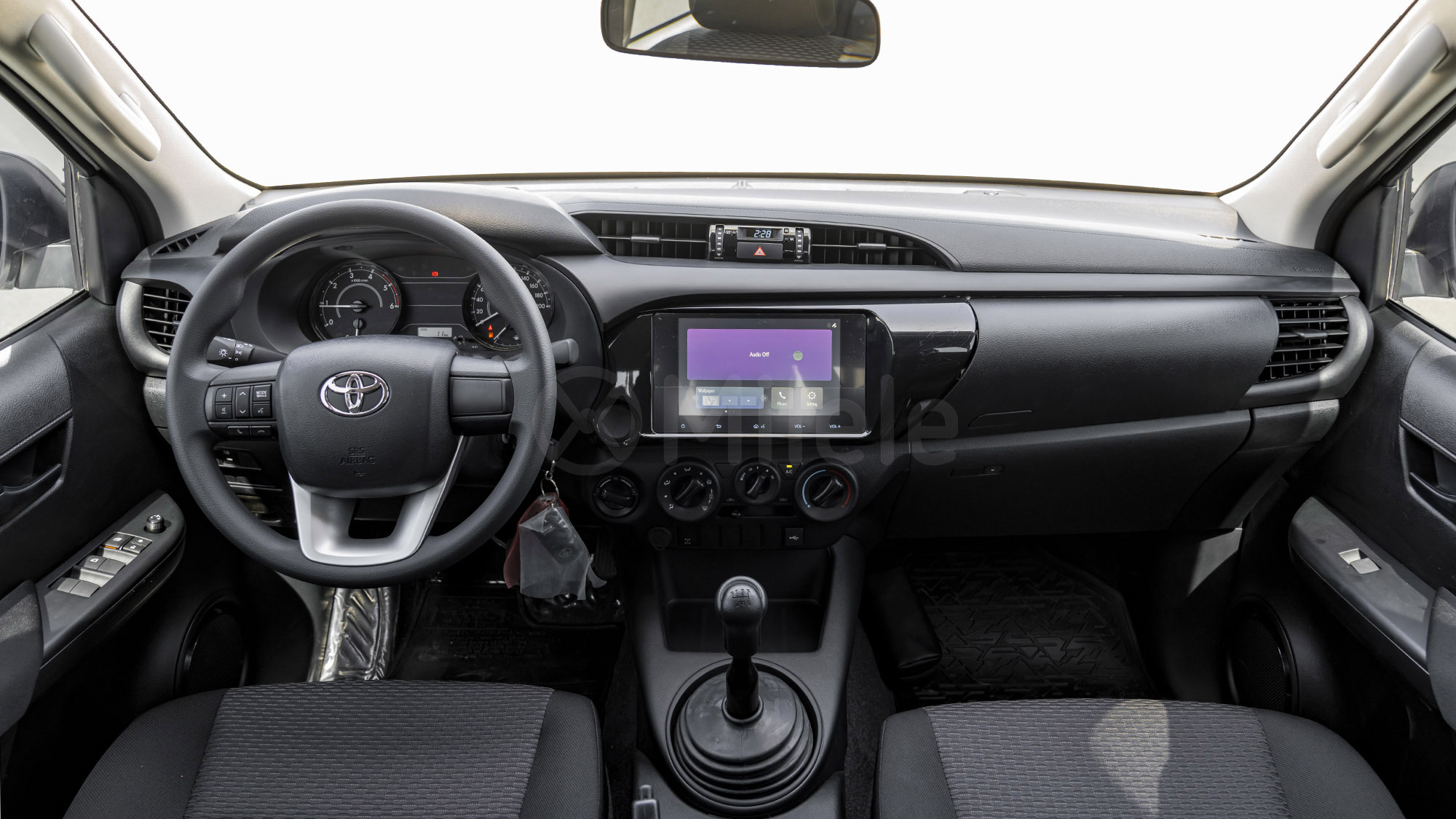 
								(LHD) TOYOTA HILUX DC OFF ROAD EDITION 2.4D MT 4X4 P.WINDOW MY2026 – White full									