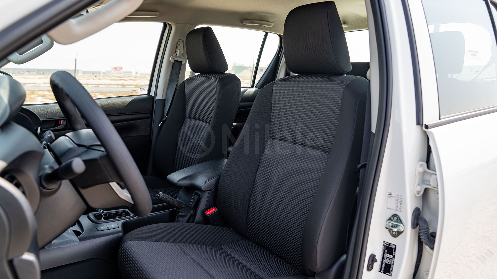 
								(LHD) TOYOTA HILUX DC 2.7P AT 4X4 MY2025 – WHITE full									